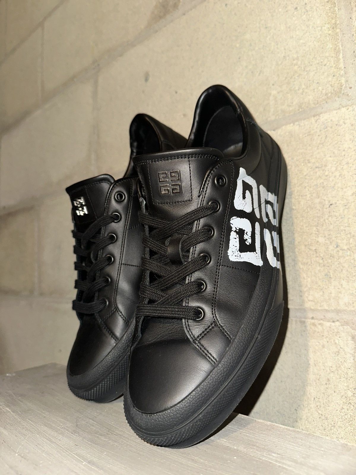 Givenchy Givenchy City Court Size US 10 / EU 43 - 2 Thumbnail