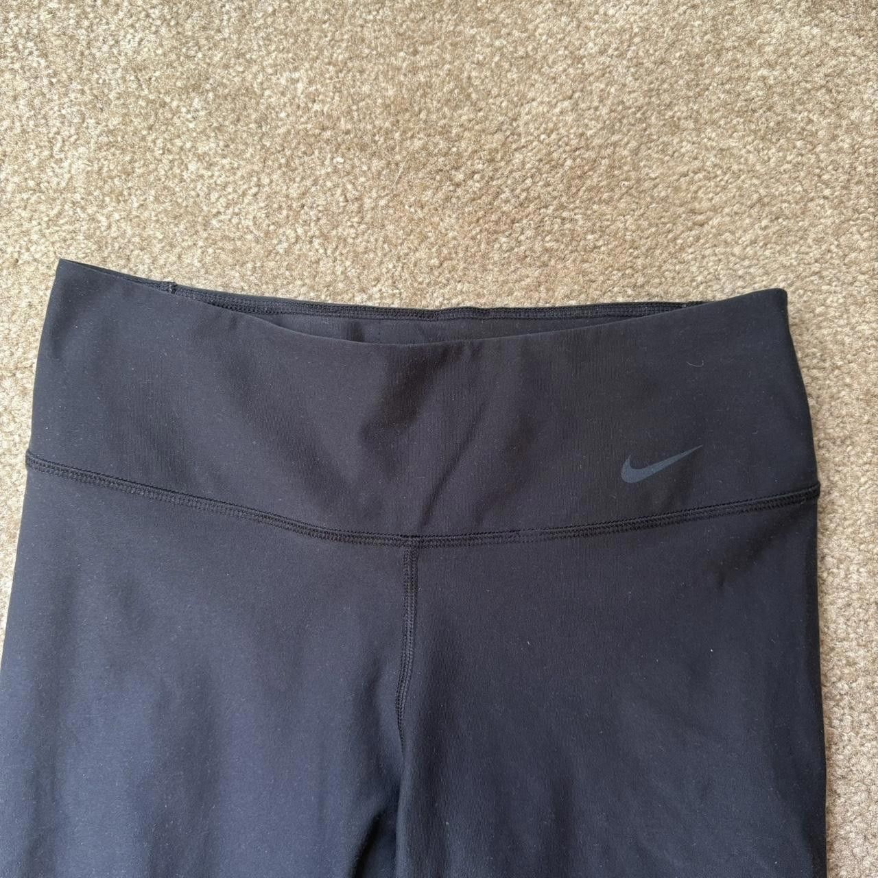 Nike Nike Capri Yoga Pants Size 28" / US 6 / IT 42 - 2 Thumbnail
