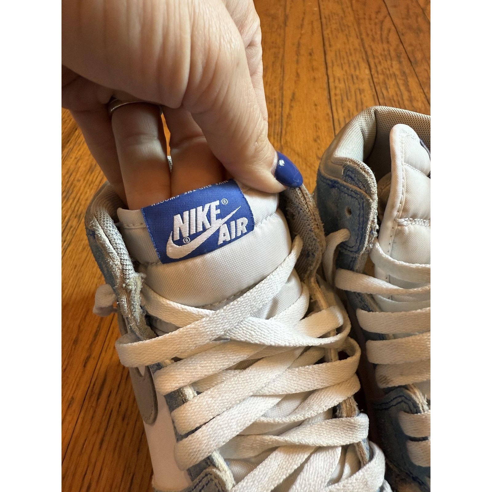 Nike Nike Air Jordan 1 Shoes Youth Size 7Y Hyper Royal Retro High Size US 8.5 / IT 38.5 - 3 Thumbnail