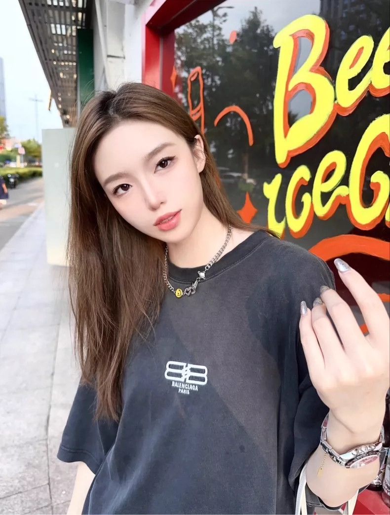 Balenciaga Balenciaga Double B lock letter embroidered Logo short sle Size US S / EU 44-46 / 1 - 8 Thumbnail