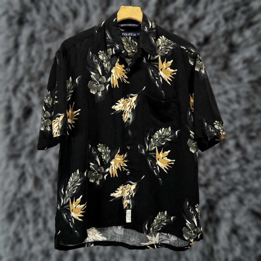 Nautica VINTAGE Nautica Shirt Men Linen Blend Button-Up Short Sleeve Tropical Floral Black M Adults Medium Black Tropical Floral Button-Up Mens Shirt Size US M / EU 48-50 / 2 - 1 Thumbnail