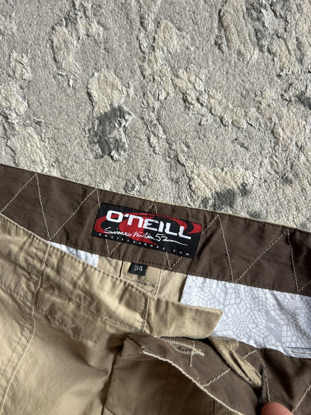 O'Neill O'neill Vintage 2000's big skull print Y2K man's shorts Size US 34 / EU 50 - 7 Thumbnail