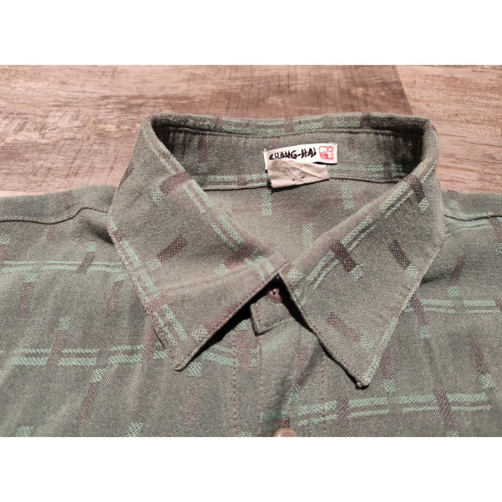 Vintage Vintage Shang-hai Men's Button Up Shirt Rayon Made In Italy Green Size L Size US L / EU 52-54 / 3 - 6 Thumbnail