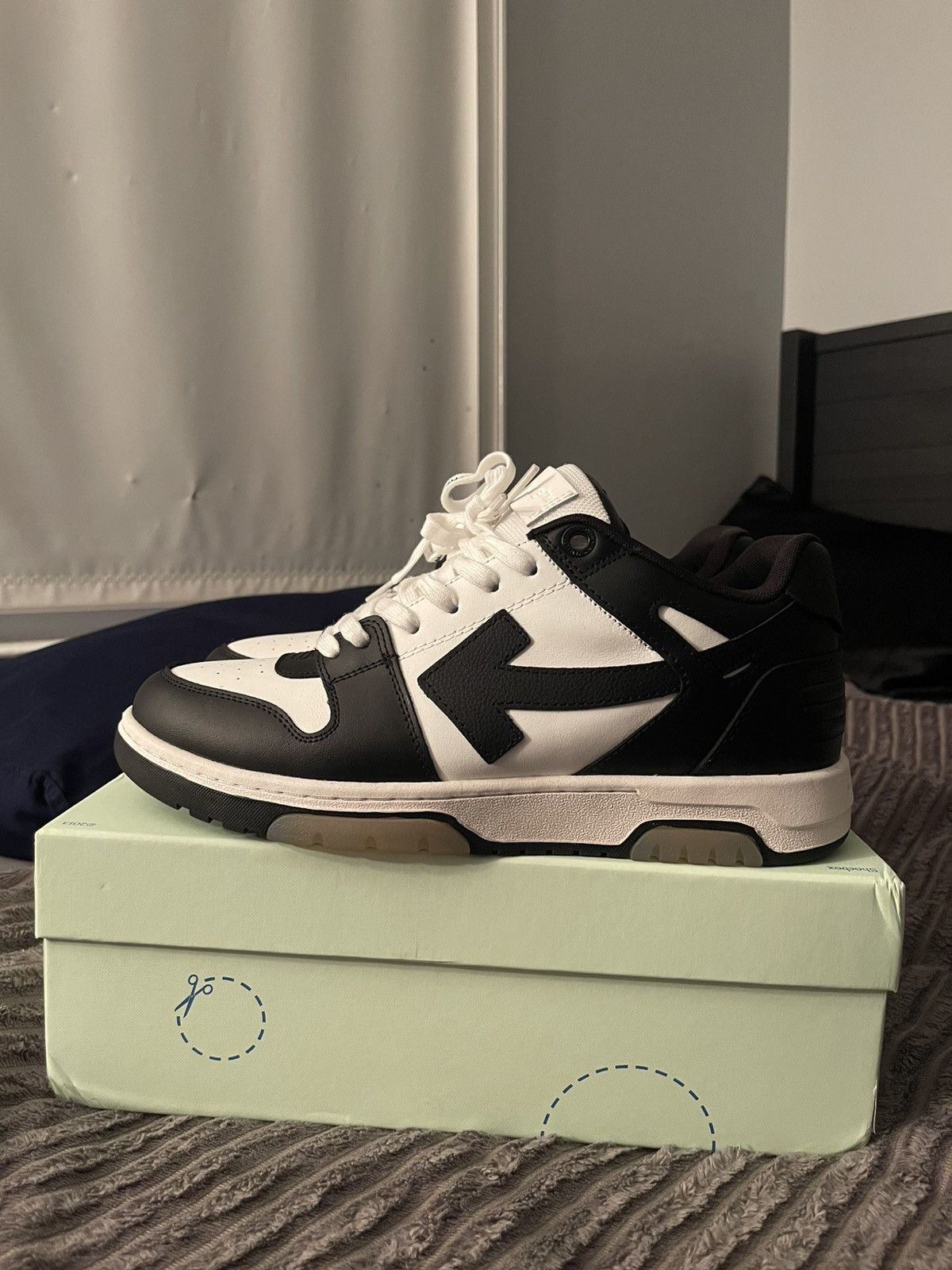 Off-White Off White Out of Office Size US 13 / EU 46 - 1 Thumbnail
