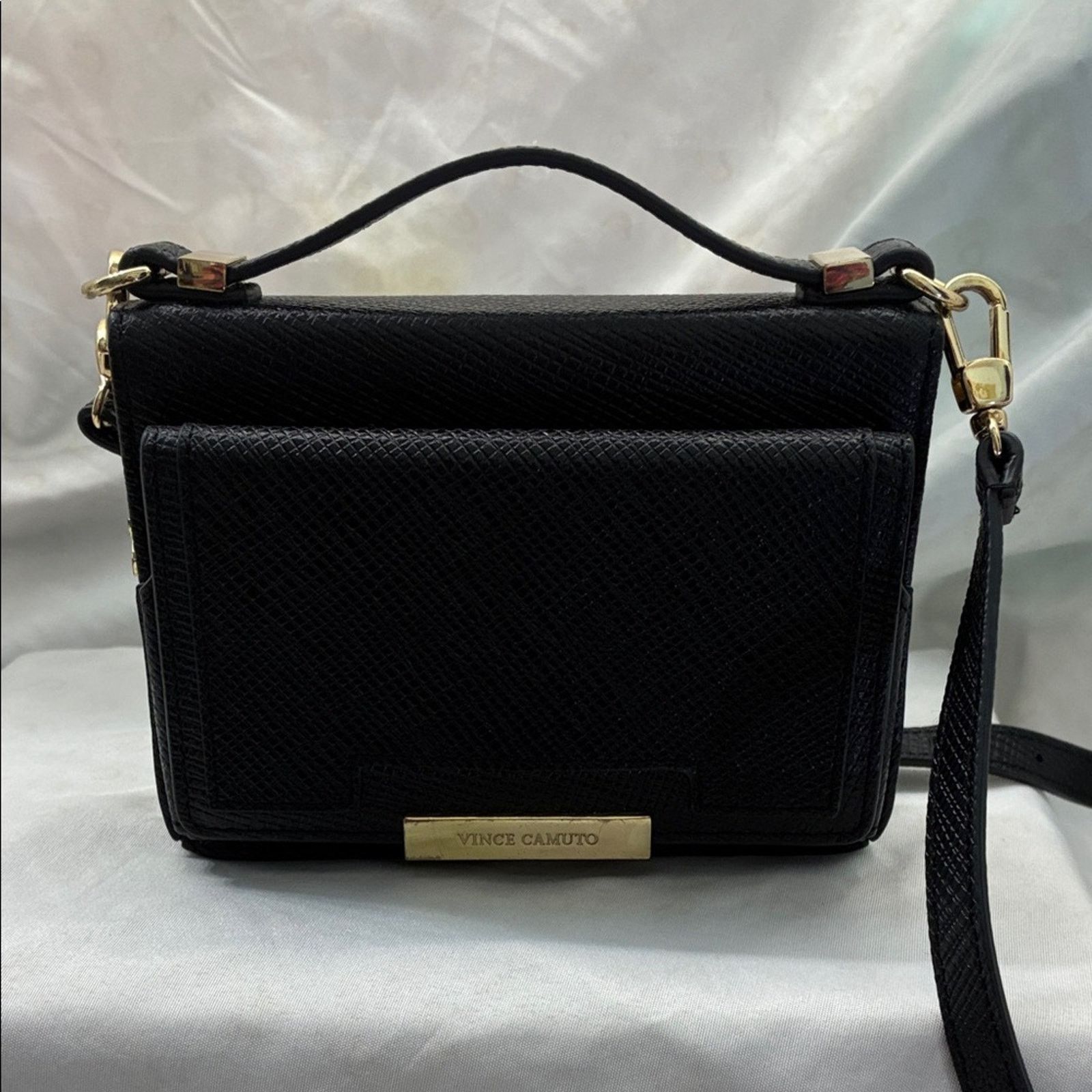 Vince Camuto Vince Camuto Textured Black Crossbody Wallet / Gold Accents Size ONE SIZE - 3 Thumbnail