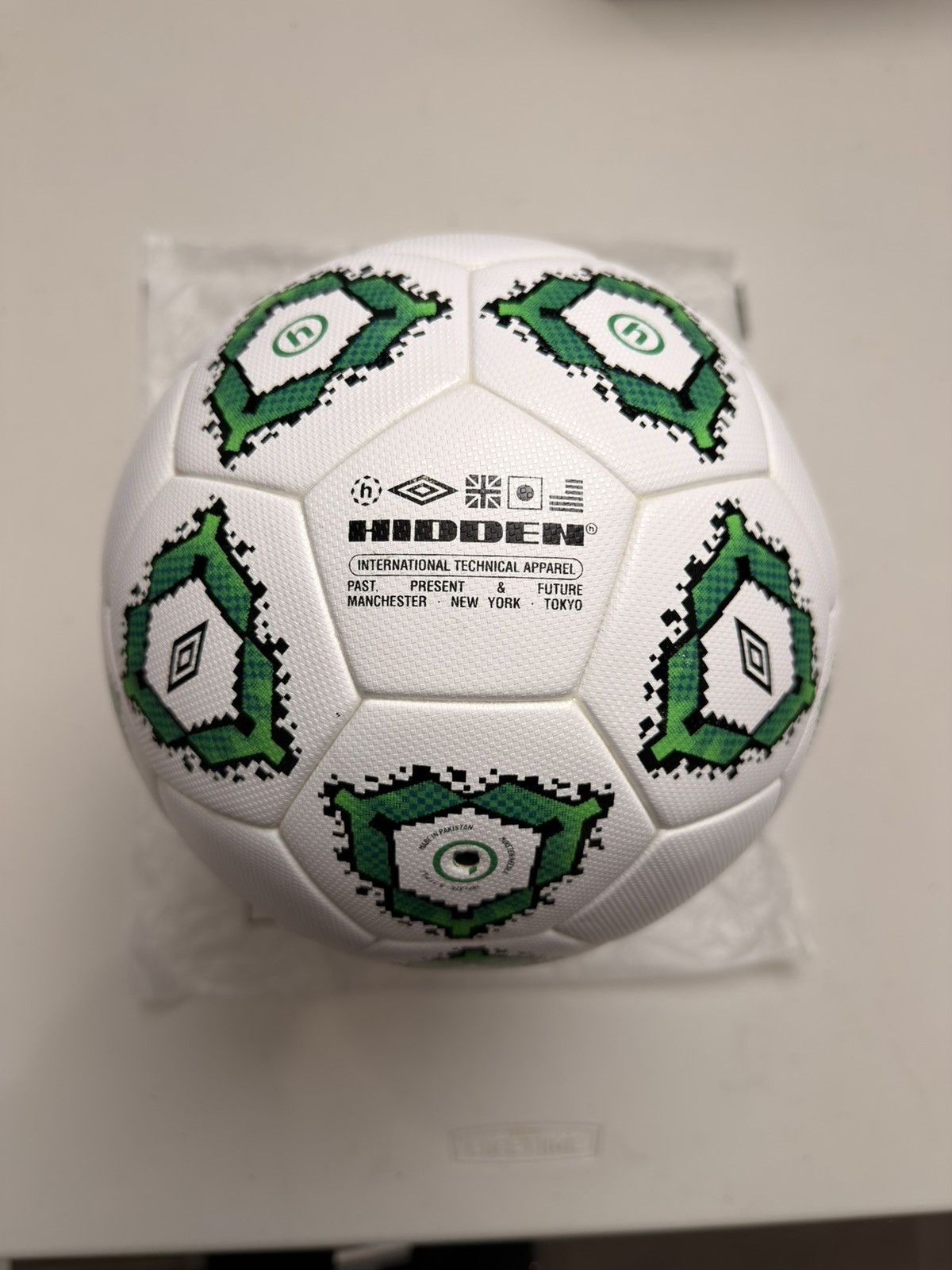HIDDEN HIDDEN NY X UMBRO soccer ball Size ONE SIZE - 2 Thumbnail