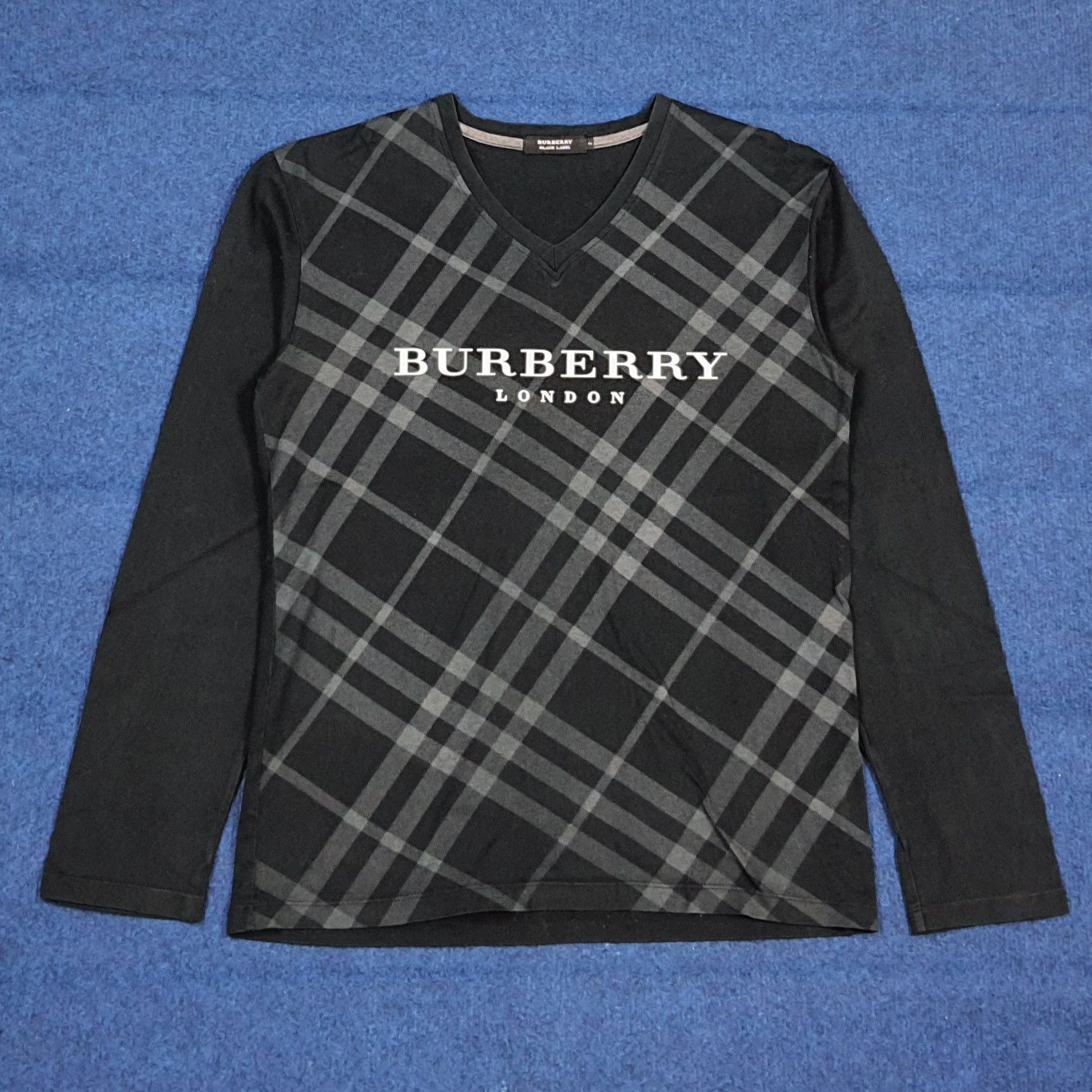 Burberry Vintage Burberry Black Label V Neck Tshirt C294N62 Size S / US 4 / IT 40 - 1 Thumbnail
