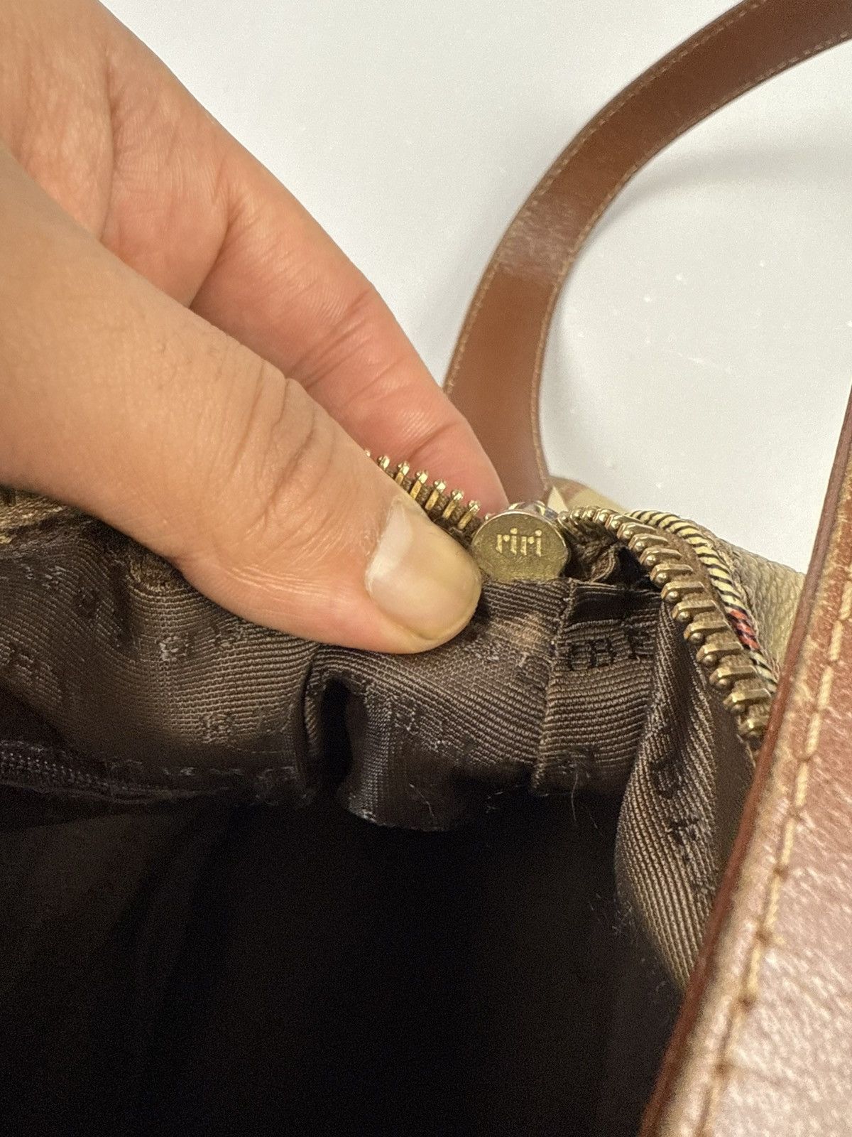 Burberry Vintage Burberry Nova Check Shoulder Bag Leather Trim Size ONE SIZE - 11 Thumbnail