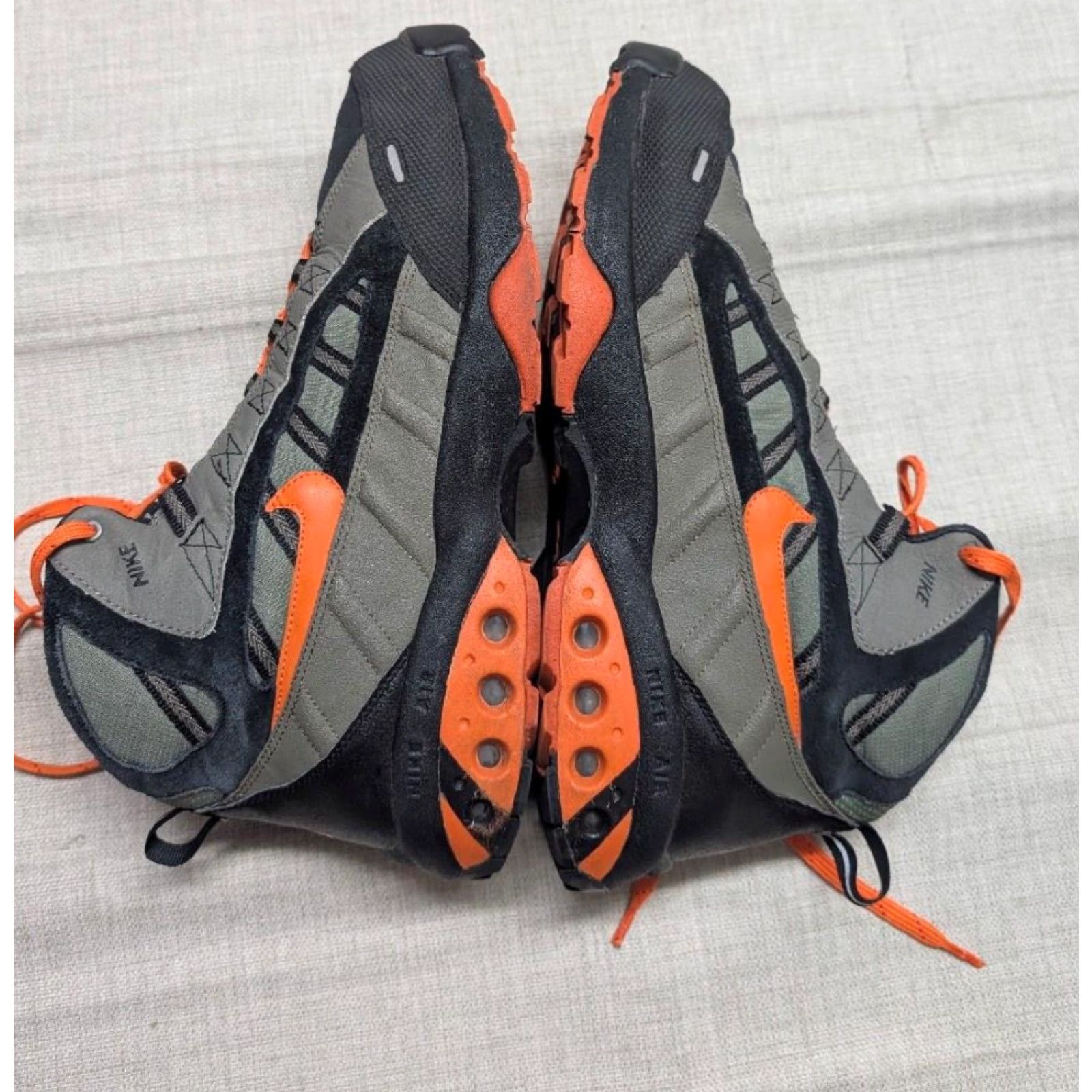 Nike VINTAGE NIKE ACG MENS SIZE 15 US ORANGE MAX AIR UMARA HIKE BOOT 414976-300 Size US 15 / EU 48 - 3 Thumbnail