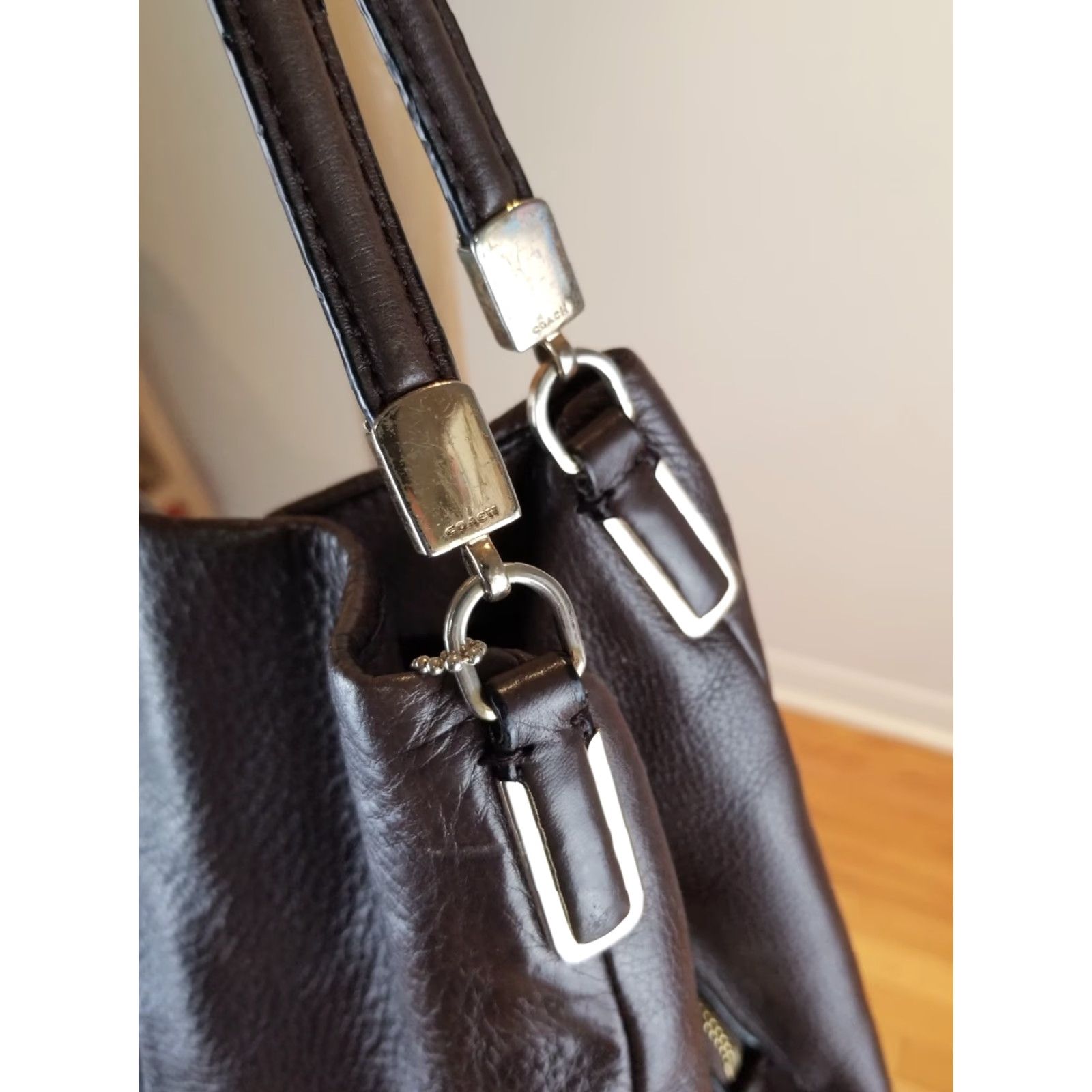 Coach VINTAGE COACH BROWN LEATHER SHOULDER HANDBAG CROSS BAG 26224 Ladies/Women Small Leather Zipper Lined Inner Pockets Y2K Classic Handbag Size ONE SIZE - 5 Thumbnail