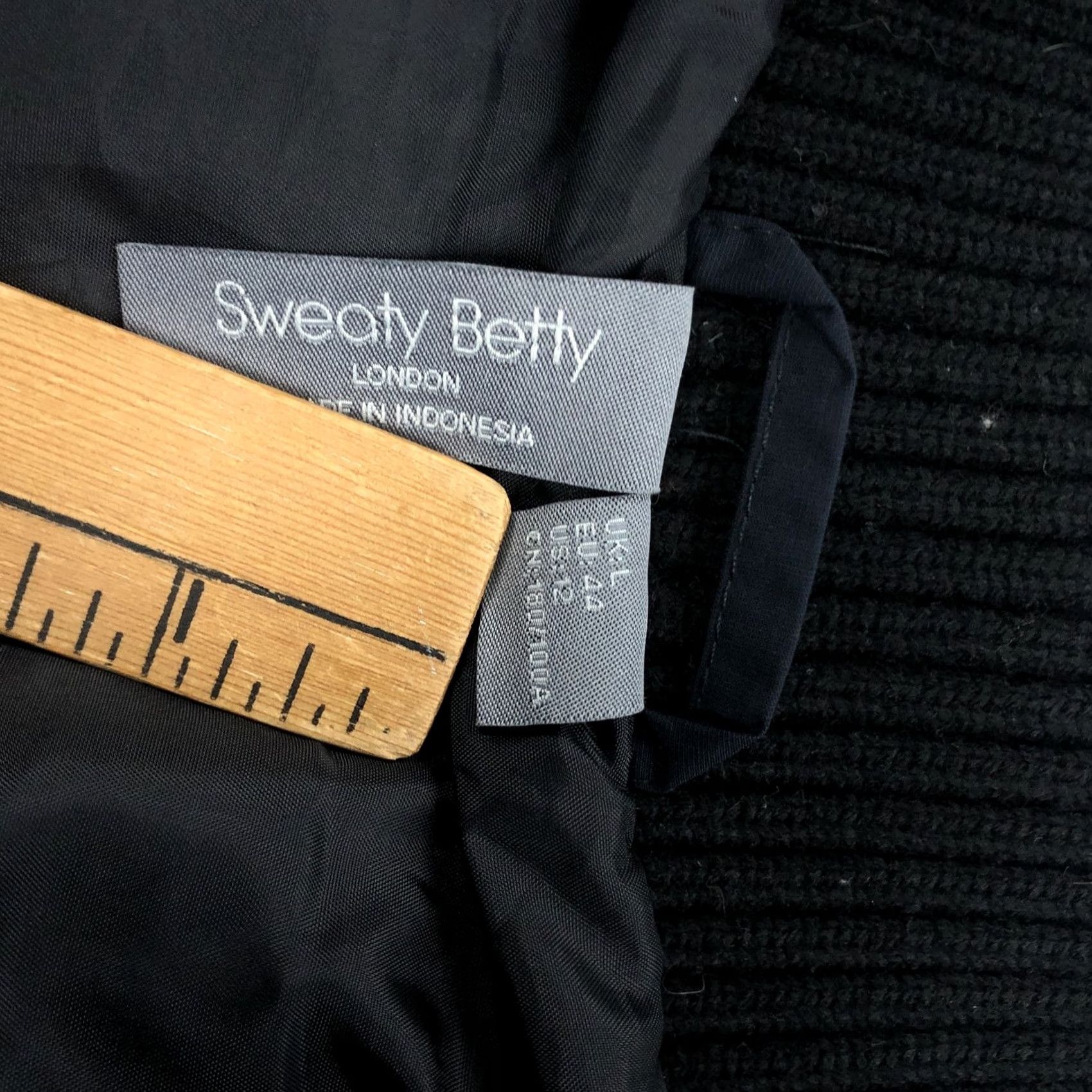 Sweaty Betty Sweaty Betty Black Puffer Vest Full Zip Fleece Vest Women L Casual Activewear Size L / US 10 / IT 46 - 2 Thumbnail