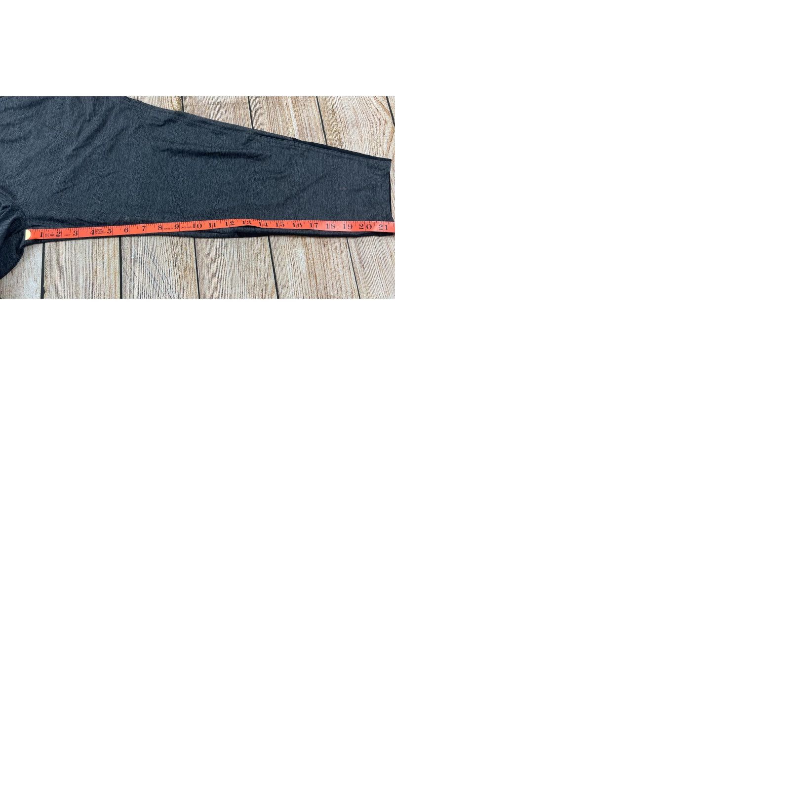 Under Armour VINTAGE Women’s Under Armour Capri Leggings & Shorts Lot Of 2 XS Gray Capris Shorts Womens XS Under armour Capri Leggings & Shorts Lot Of 2 Size 26" / US 2 / IT 38 - 9 Thumbnail