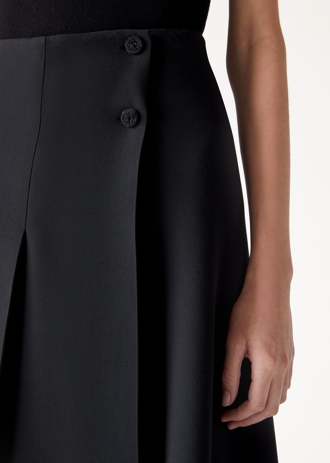 Loro Piana o1w1db10825 FAO3611 Alida Skirt in Black Size 27" / US 4 / IT 40 - 3 Thumbnail