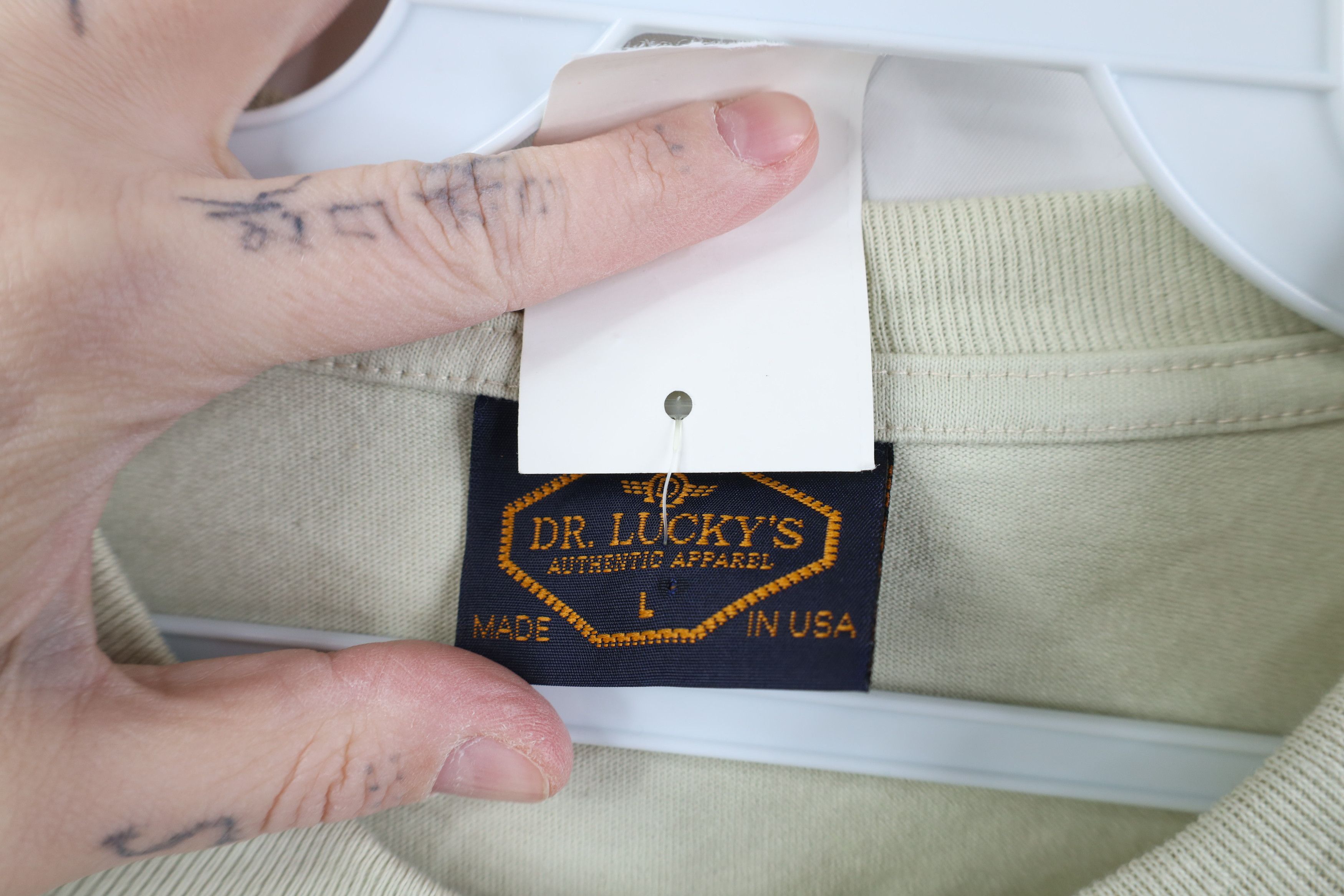 Vintage Deadstock Vintage 90s Streetwear T-Shirt Beige USA Pocket Size US L / EU 52-54 / 3 - 7 Thumbnail
