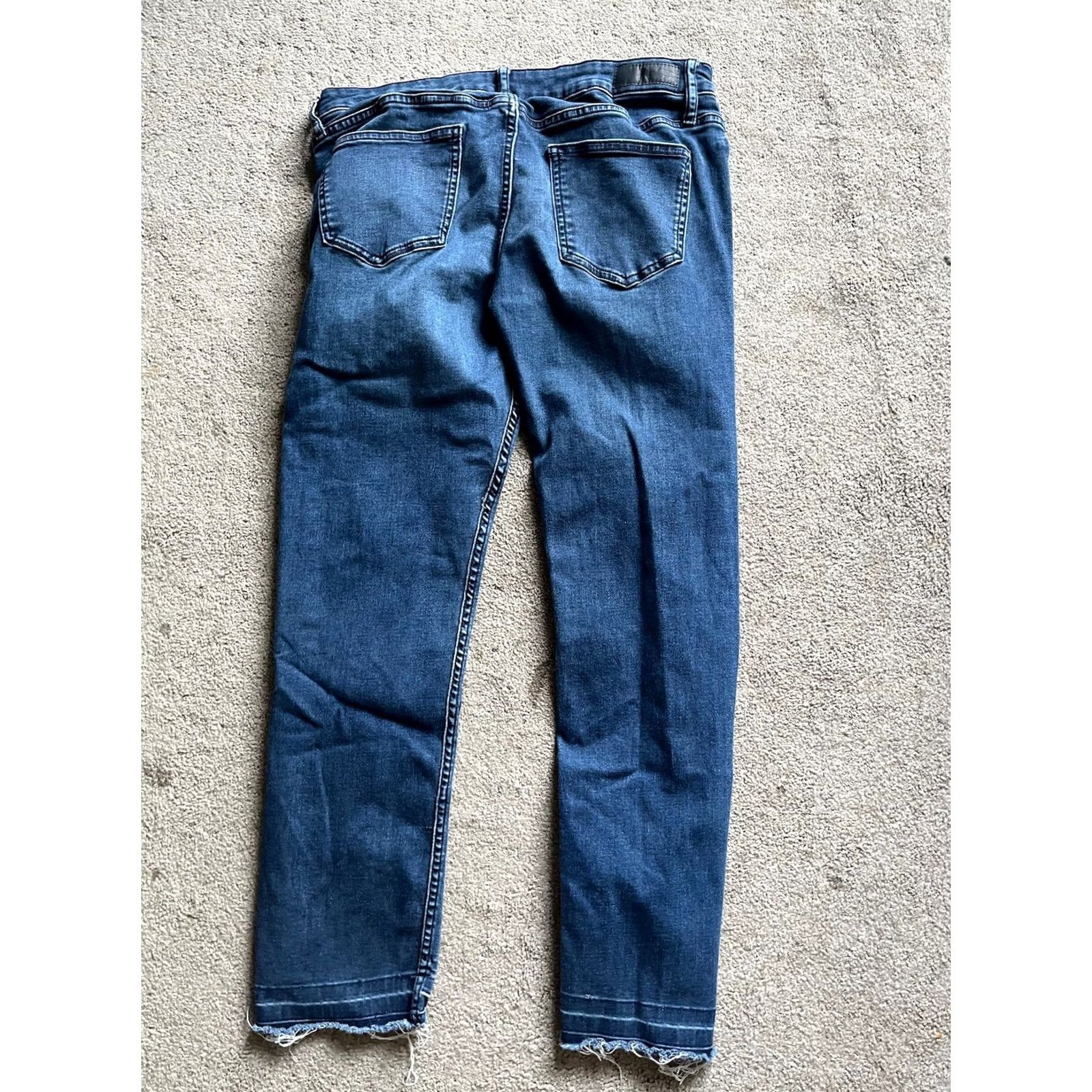 Calvin Klein Calvin Klein Jeans Women's Size 14 Slim Boyfriend medium wash Raw Hem Size 36" / US 14 / IT 50 - 3 Thumbnail
