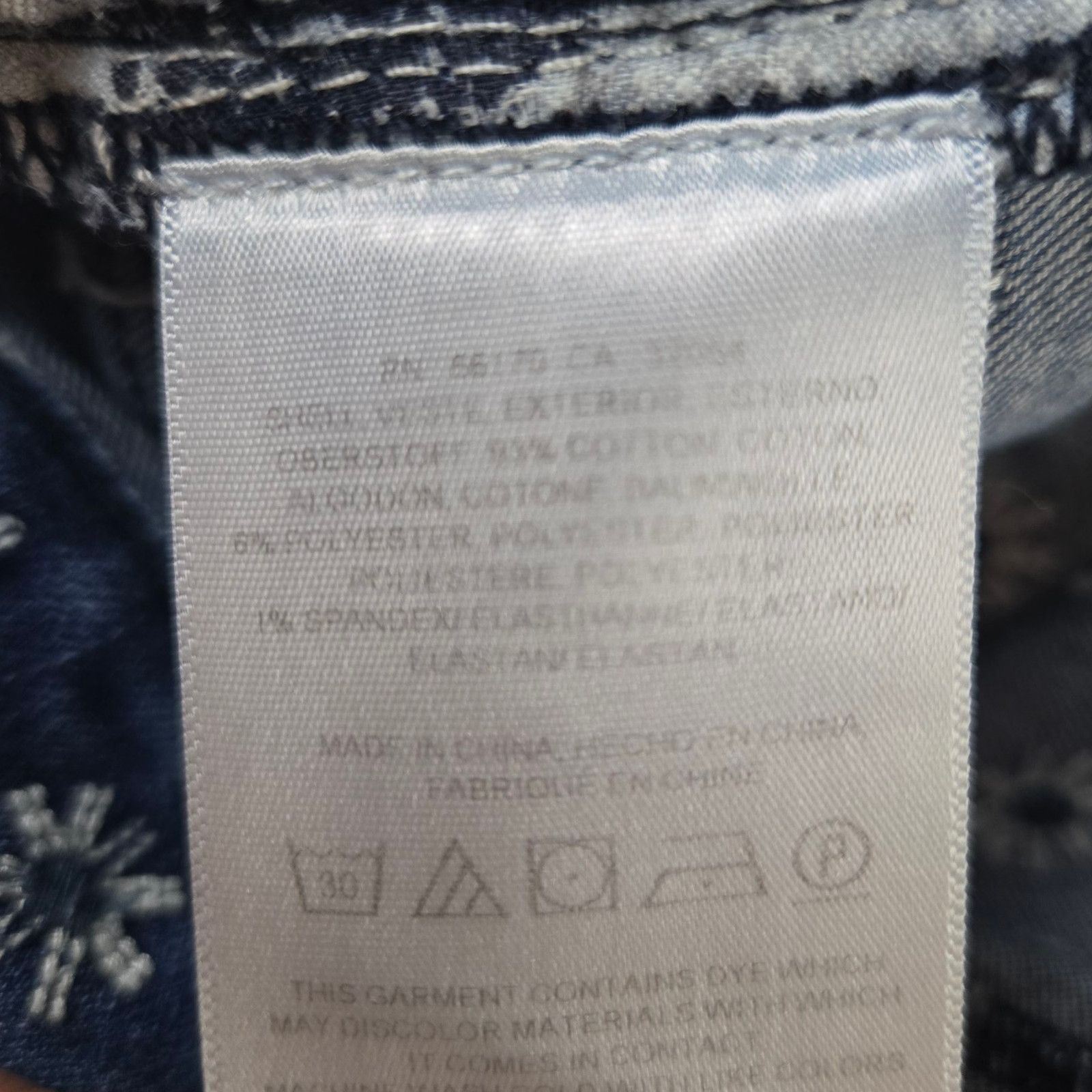 Anthropologie Daisy Floral Embroidered Crop Bootcut Jeans Size 28 Size 28" / US 6 / IT 42 - 7 Thumbnail