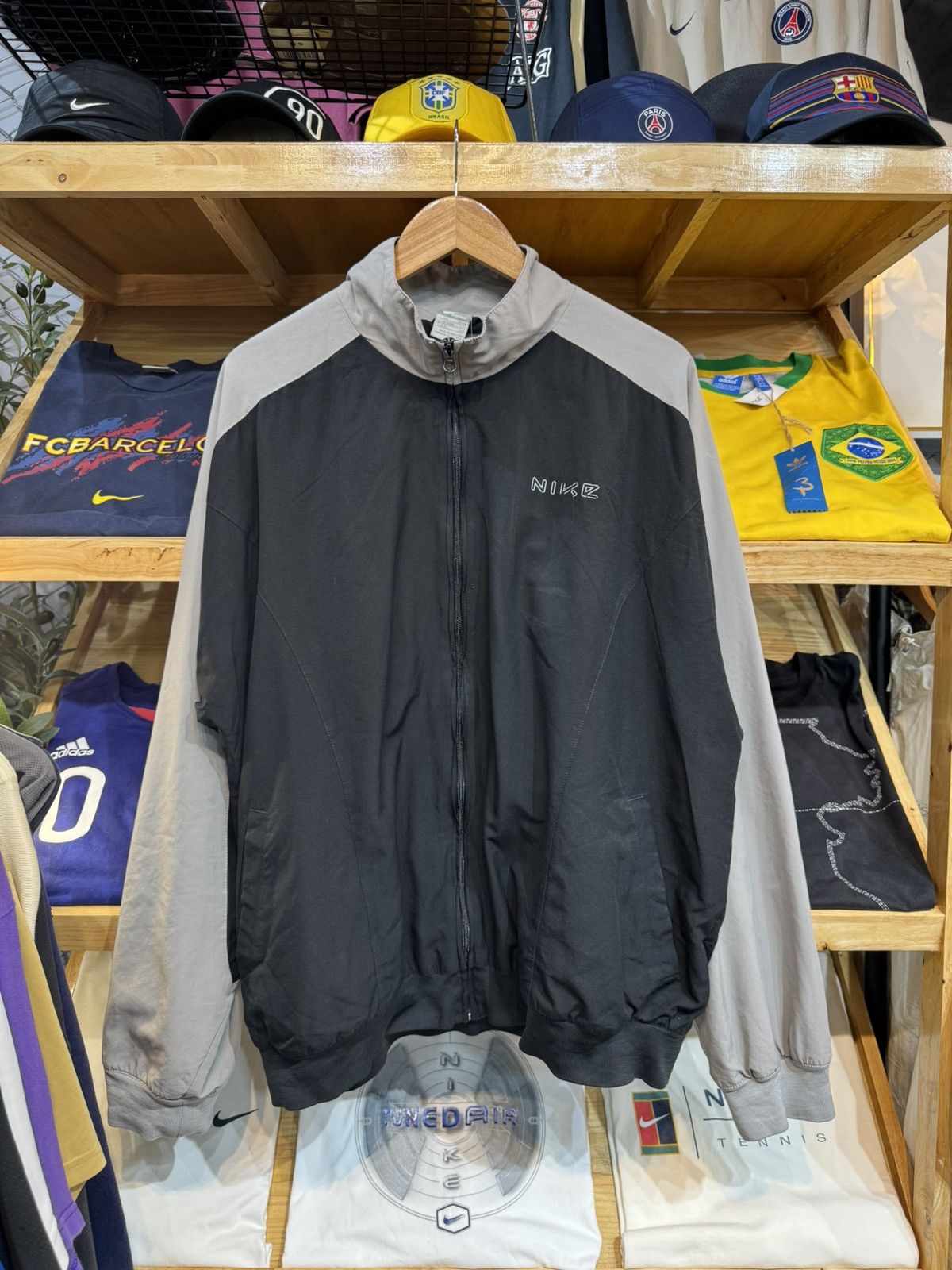 Nike Vintage Nike Minispellouts logo 00's Jacket Size US XXL / EU 58 / 5 - 1 Thumbnail