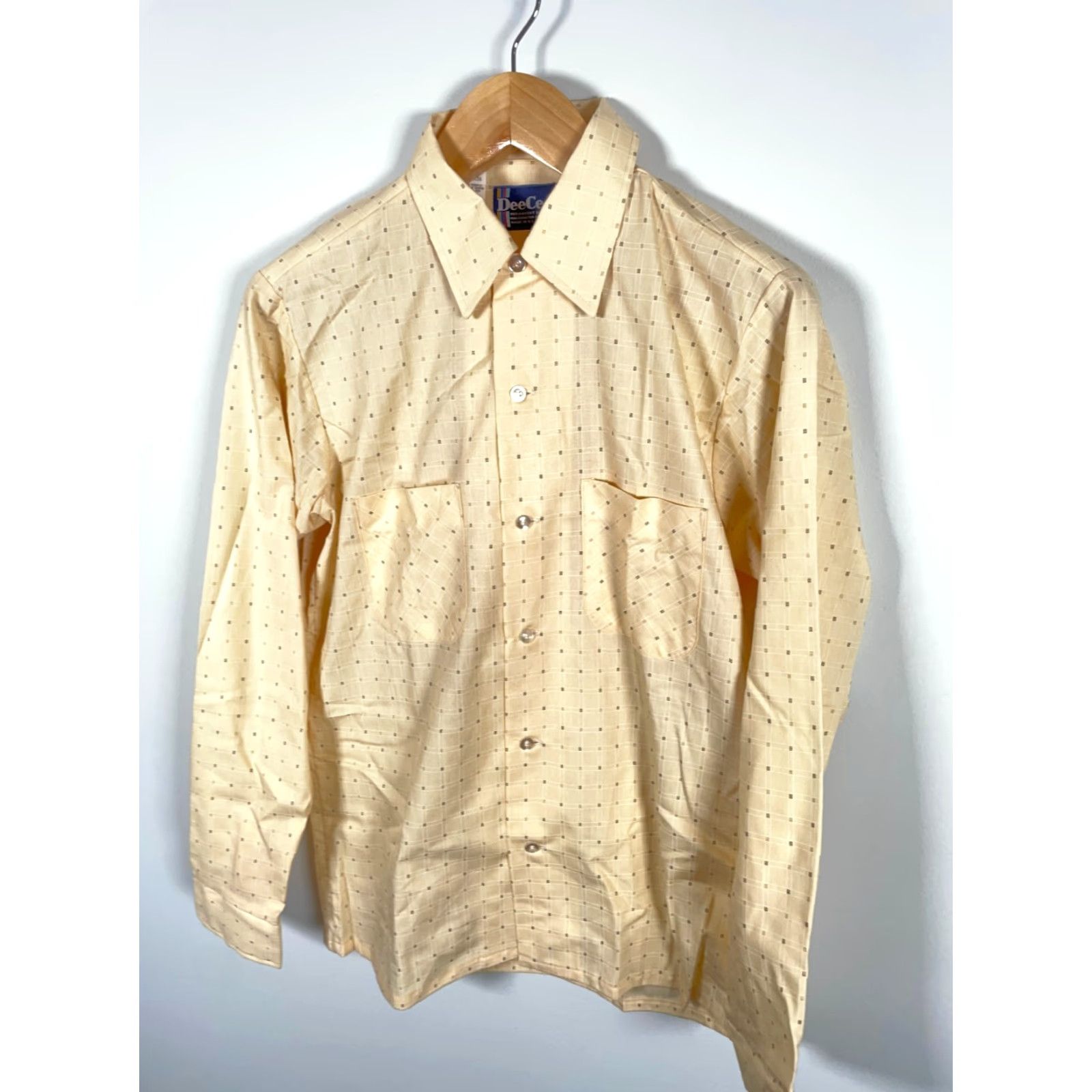 Vintage VINTAGE DeeCee Shirt Men's Medium Cream Check Pattern Lightweight Woven USA Made Size US M / EU 48-50 / 2 - 4 Thumbnail