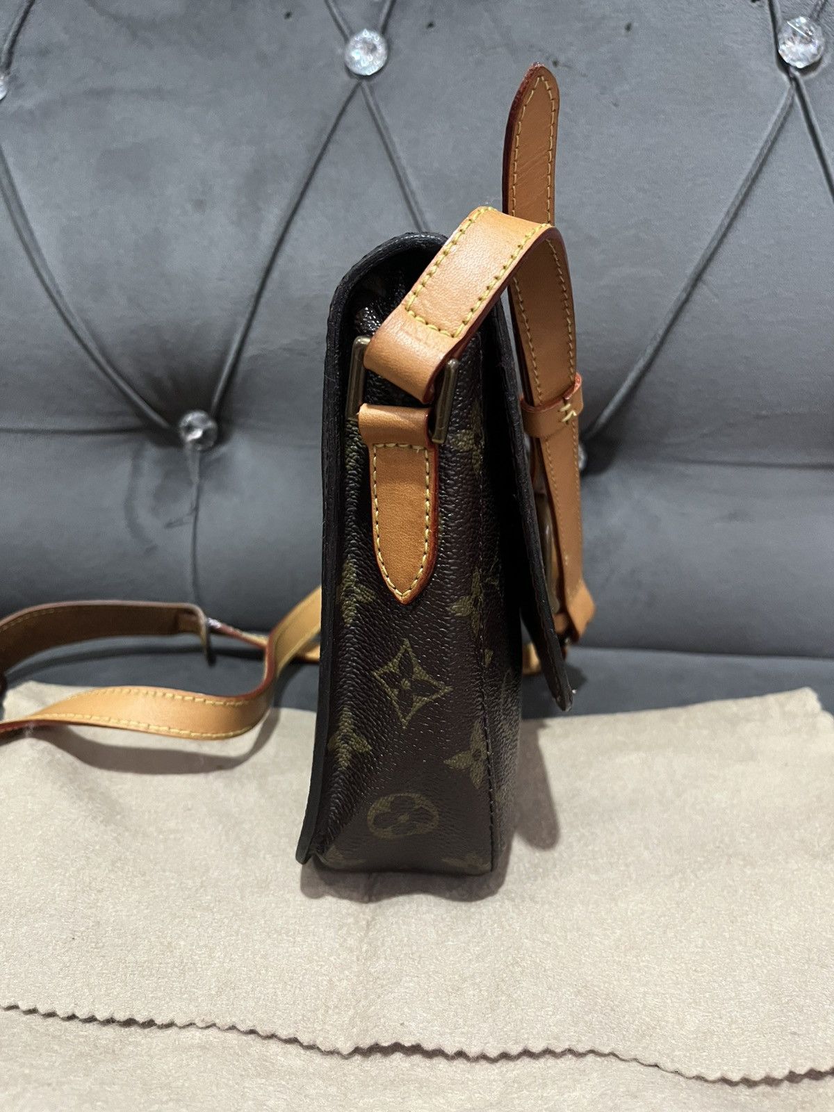 Louis Vuitton Authentic Louis Vuitton Saint Cloud Brown Shoulder Bag Size ONE SIZE - 5 Thumbnail
