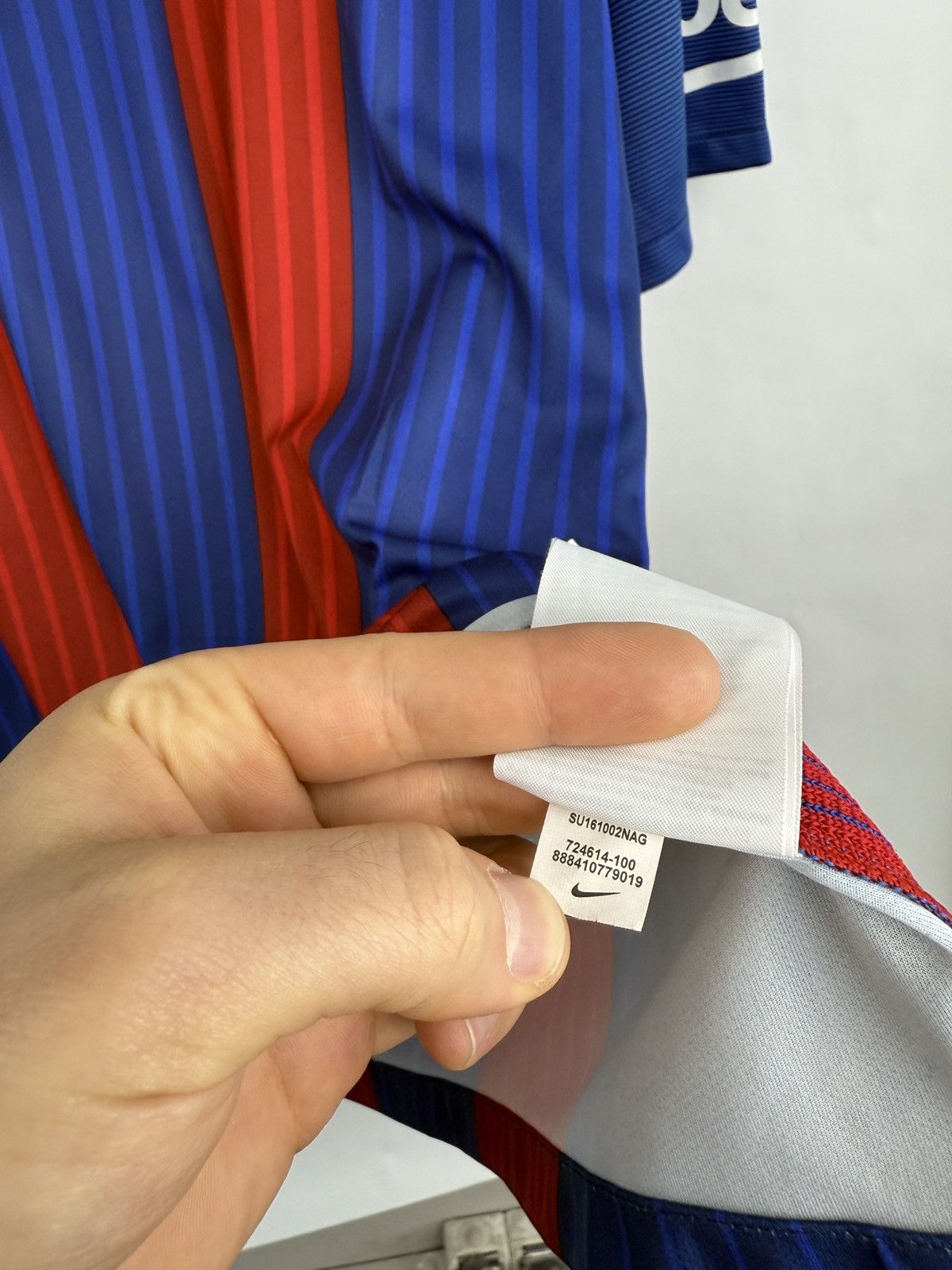 Nike 🇪🇸 Nike F. C. Barcelona FIFA 2015/16 Soccer Jersey T-Shirt Size US M / EU 48-50 / 2 - 10 Thumbnail