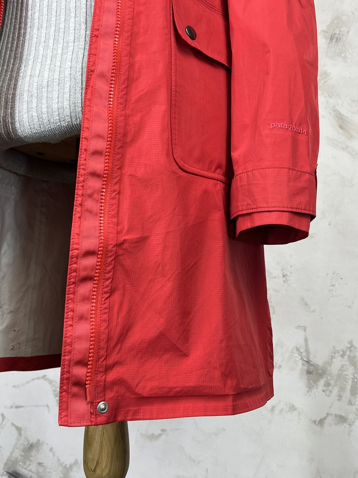 Patagonia Patagonia Waterproof Hooded Jacket Size S - M Size S / US 4 / IT 40 - 7 Thumbnail