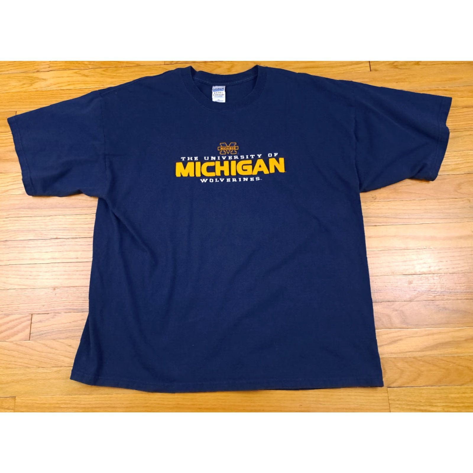 Gildan VINTAGE Michigan University T-Shirt Wolverines 2XL Felt Michigan Letters Blue Men Short Sleeve 2XL University Mens Size US XXL / EU 58 / 5 - 2 Thumbnail