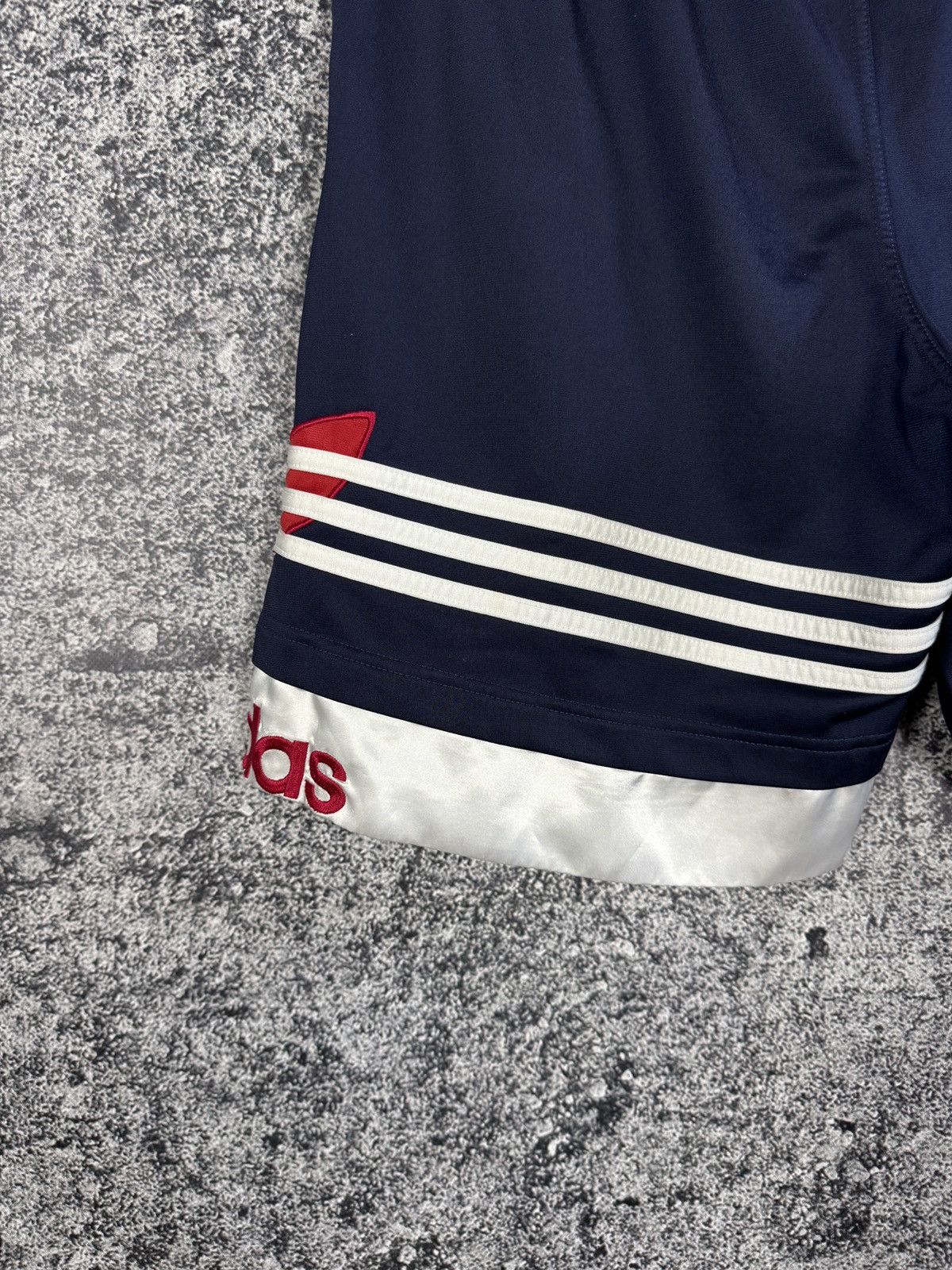Adidas Adidas Originals Vintage 90s Shorts Big Trefoil Logo Size M Size US 34 / EU 50 - 14 Thumbnail