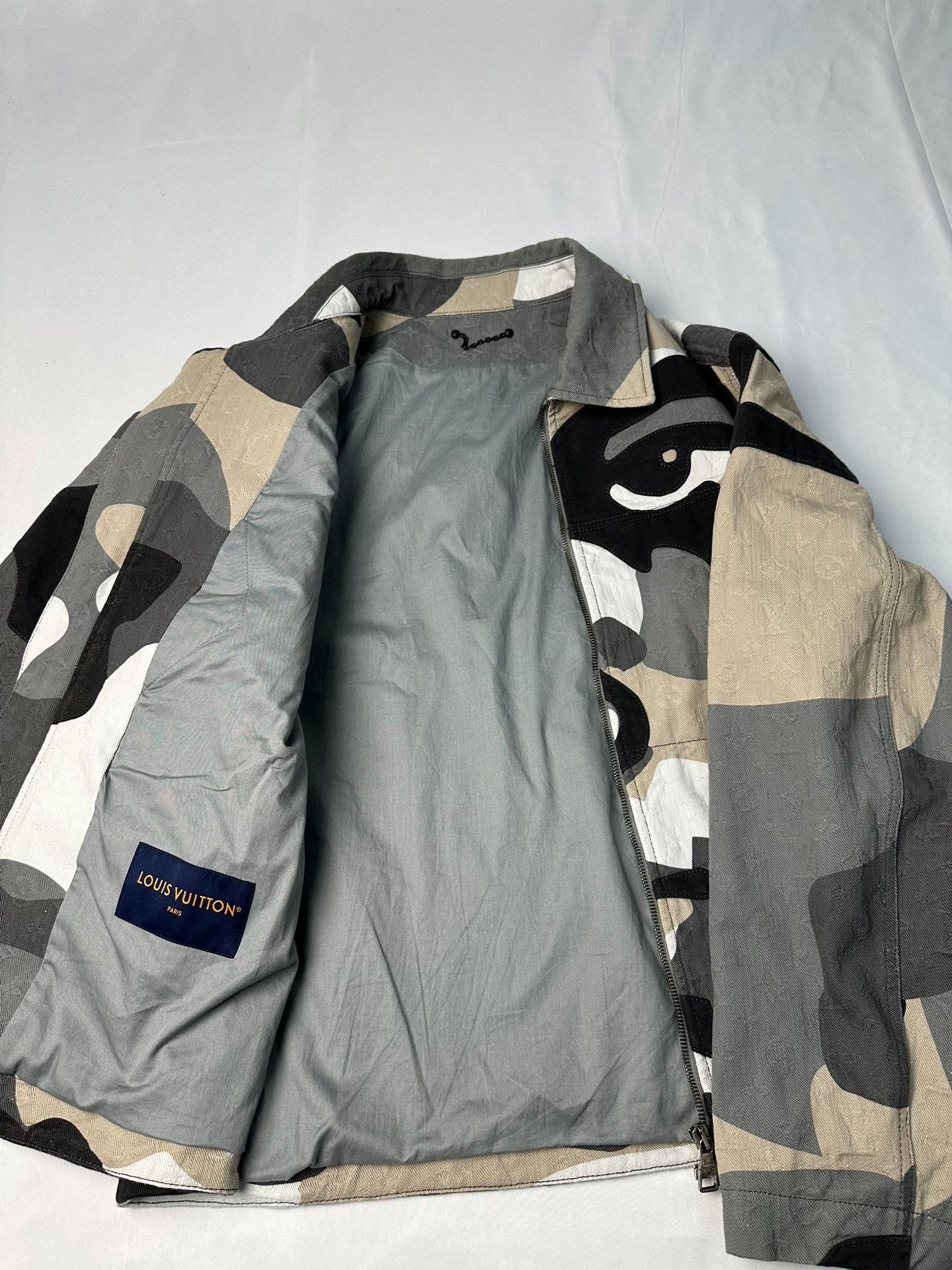 Louis Vuitton Louis Vuitton Head Portrait Camouflage Print Color Matching Size US L / EU 52-54 / 3 - 5 Thumbnail