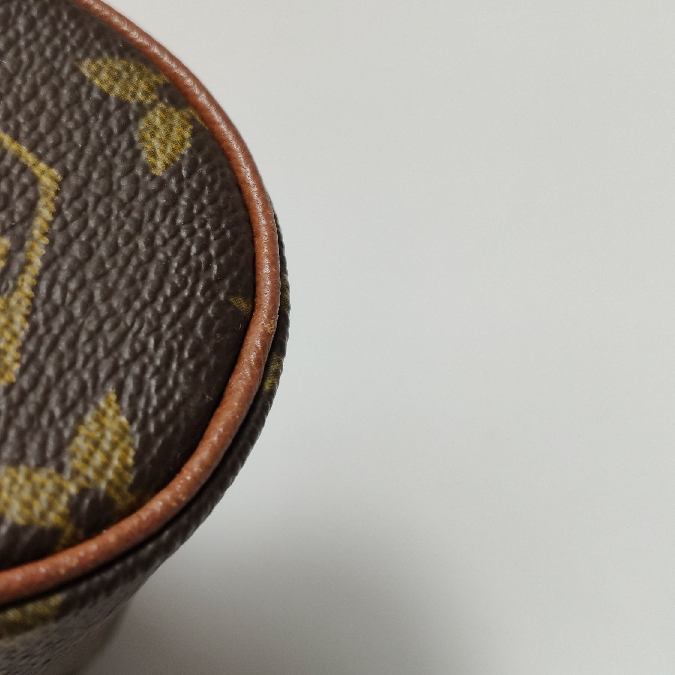 Louis Vuitton Louis Vuitton (LV) Papillon Mini Cowhide Monogram Printed D Size ONE SIZE - 9 Thumbnail