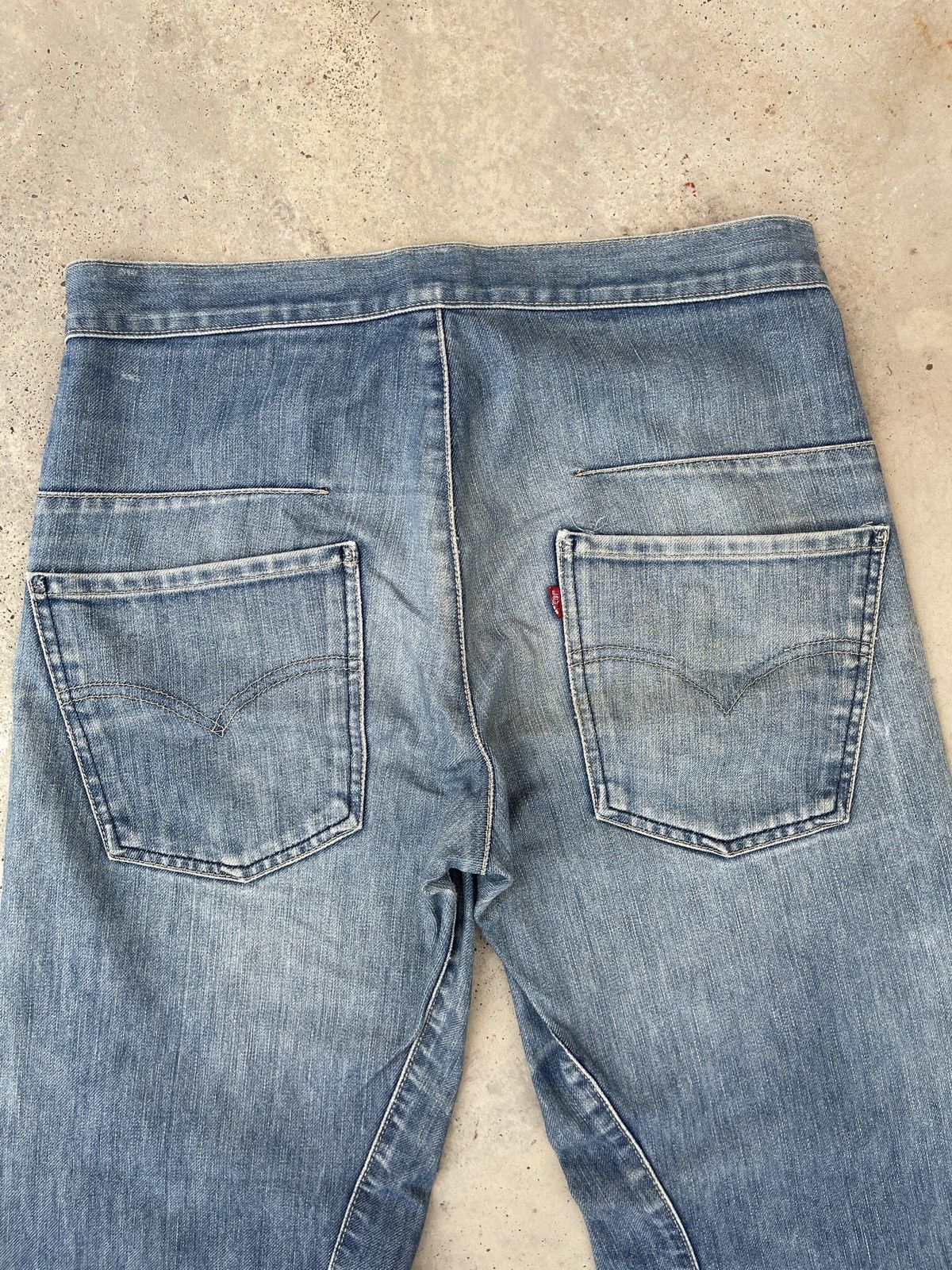 Levi's × Levi's Vintage Clothing × Vintage Levi’s Vintage Y2K Faded Blue Denim Jeans Size US 32 / EU 48 - 4 Thumbnail