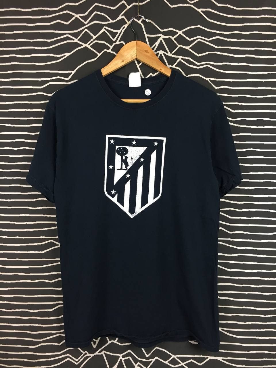 Vintage Vtg Atletico De Madrid Badge Logo Antoine Griezmann Tee Size US M / EU 48-50 / 2 - 2 Thumbnail