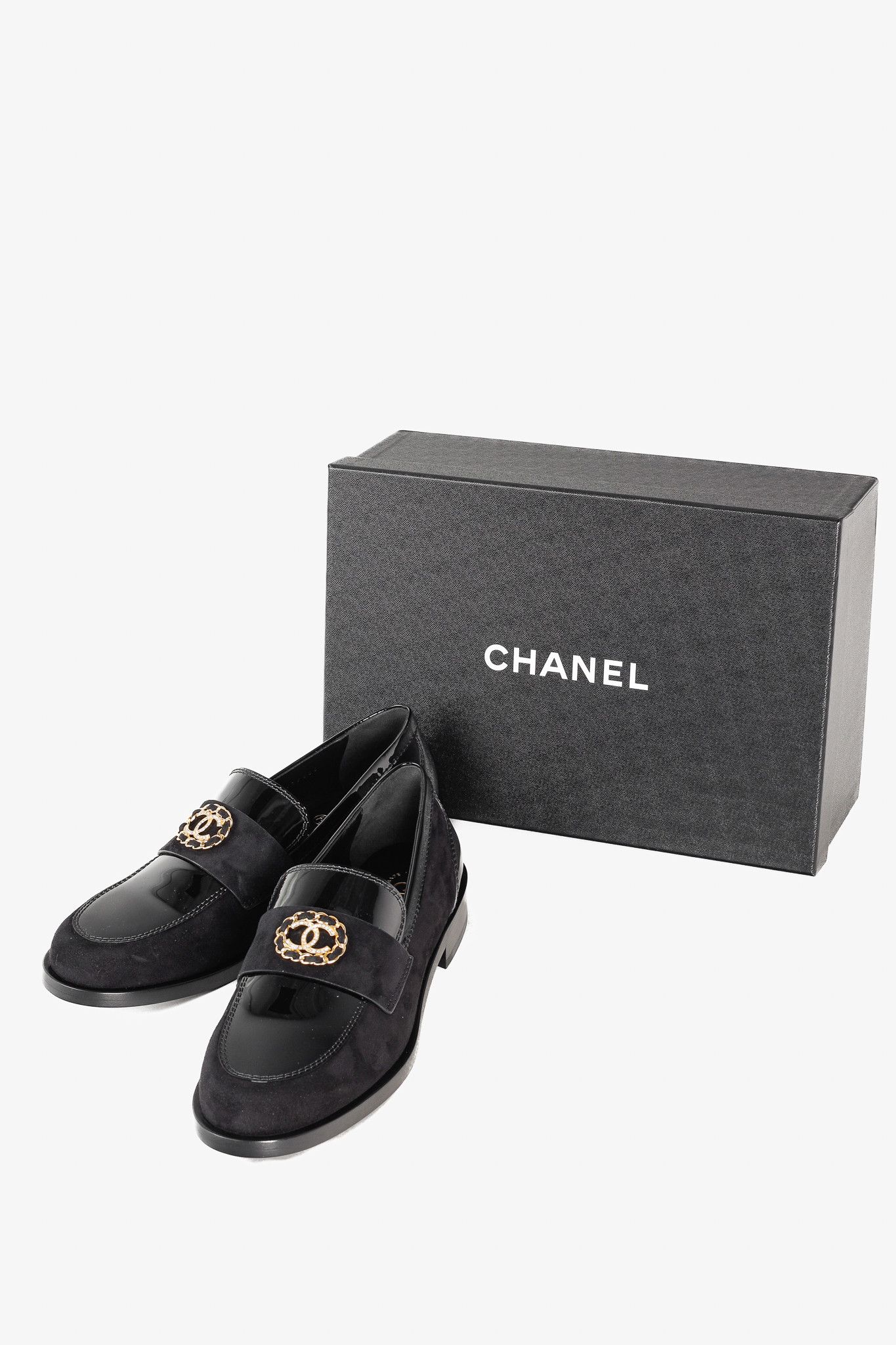 Chanel Chanel 22K Black Patent and Suede Crystal-CC Loafers Size US 8.5 / IT 38.5 - 11 Thumbnail