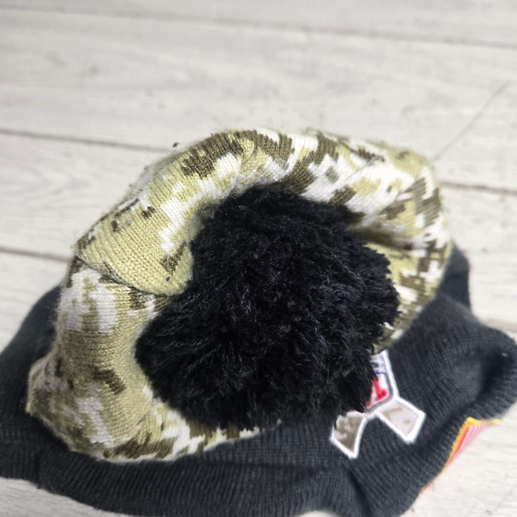 New Era New Era Beanie Hat One Size Cap Black - Classic Logo Pom Size US 35 - 3 Thumbnail