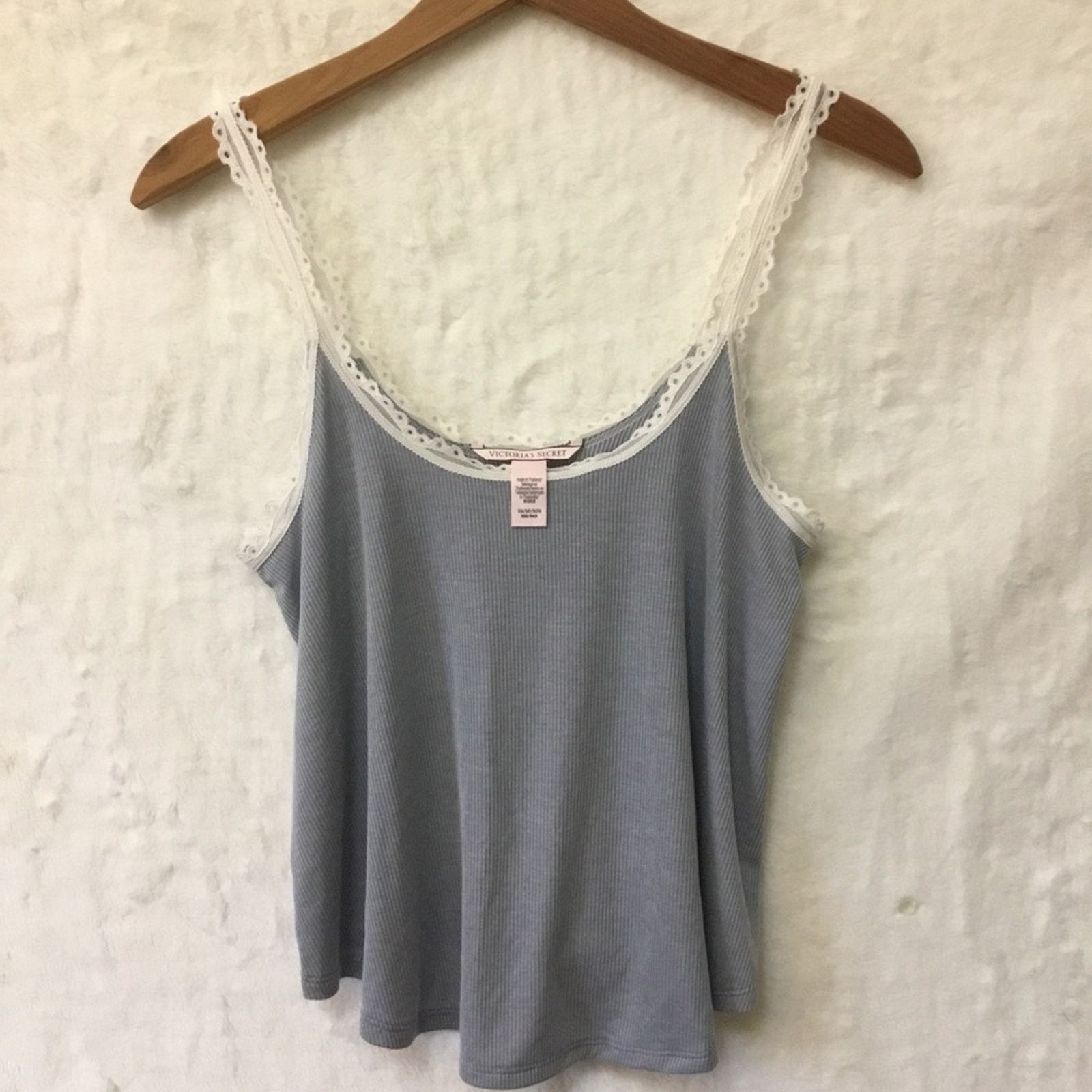 Victoria's Secret Victoria's Secret Gray and White Lace Tank Size XS / US 0-2 / IT 36-38 - 1 Thumbnail