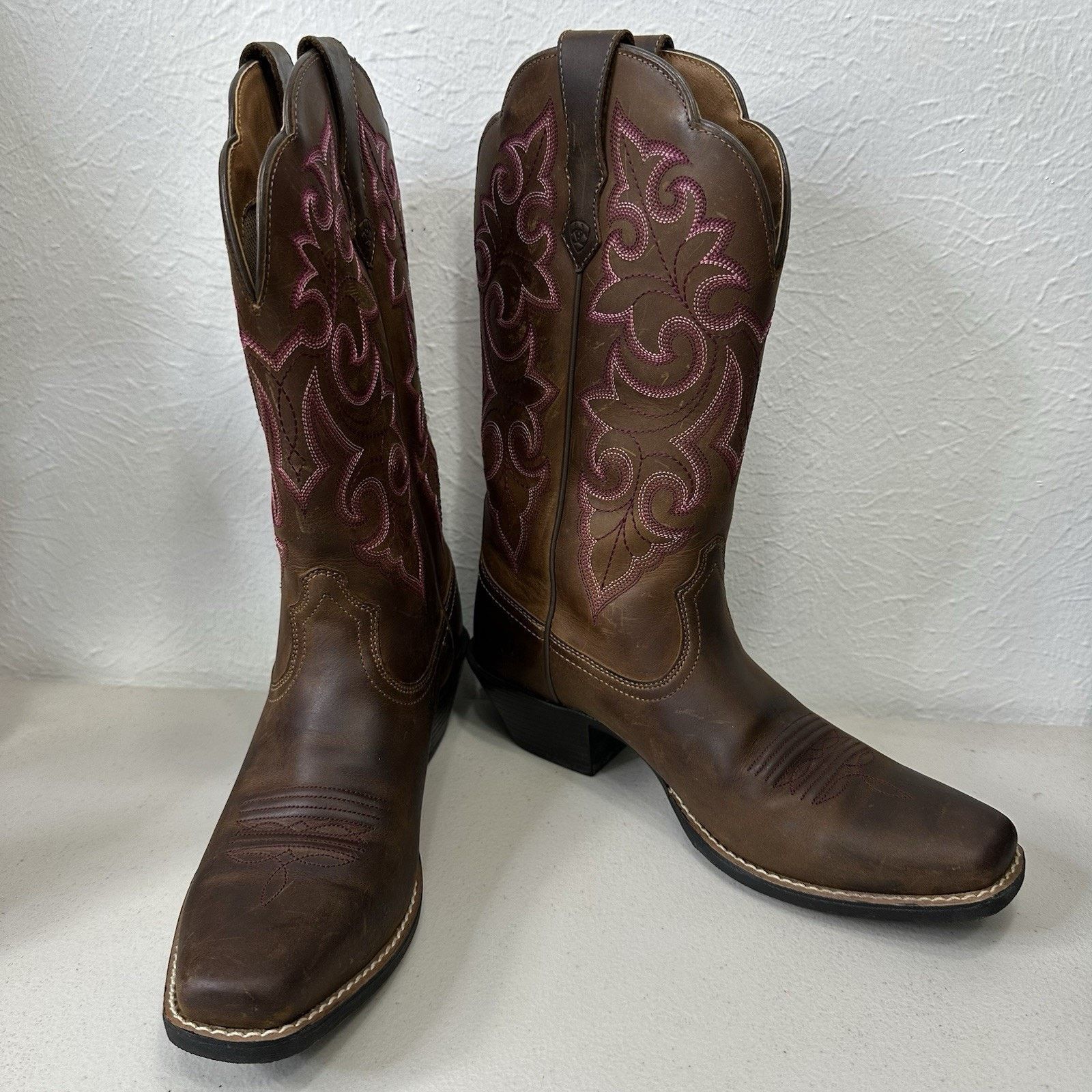 Ariat Ariat Women’s 6.5B Roundup Wide Square Toe Pink Stitching Size US 6.5 / IT 36.5 - 2 Thumbnail