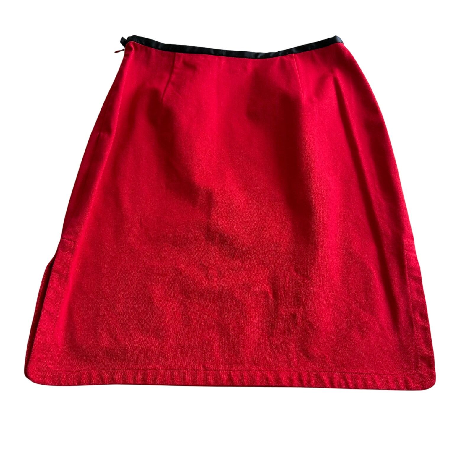 St. John Sport Red Skirt Black Bow Gold Heart Waistband 12
