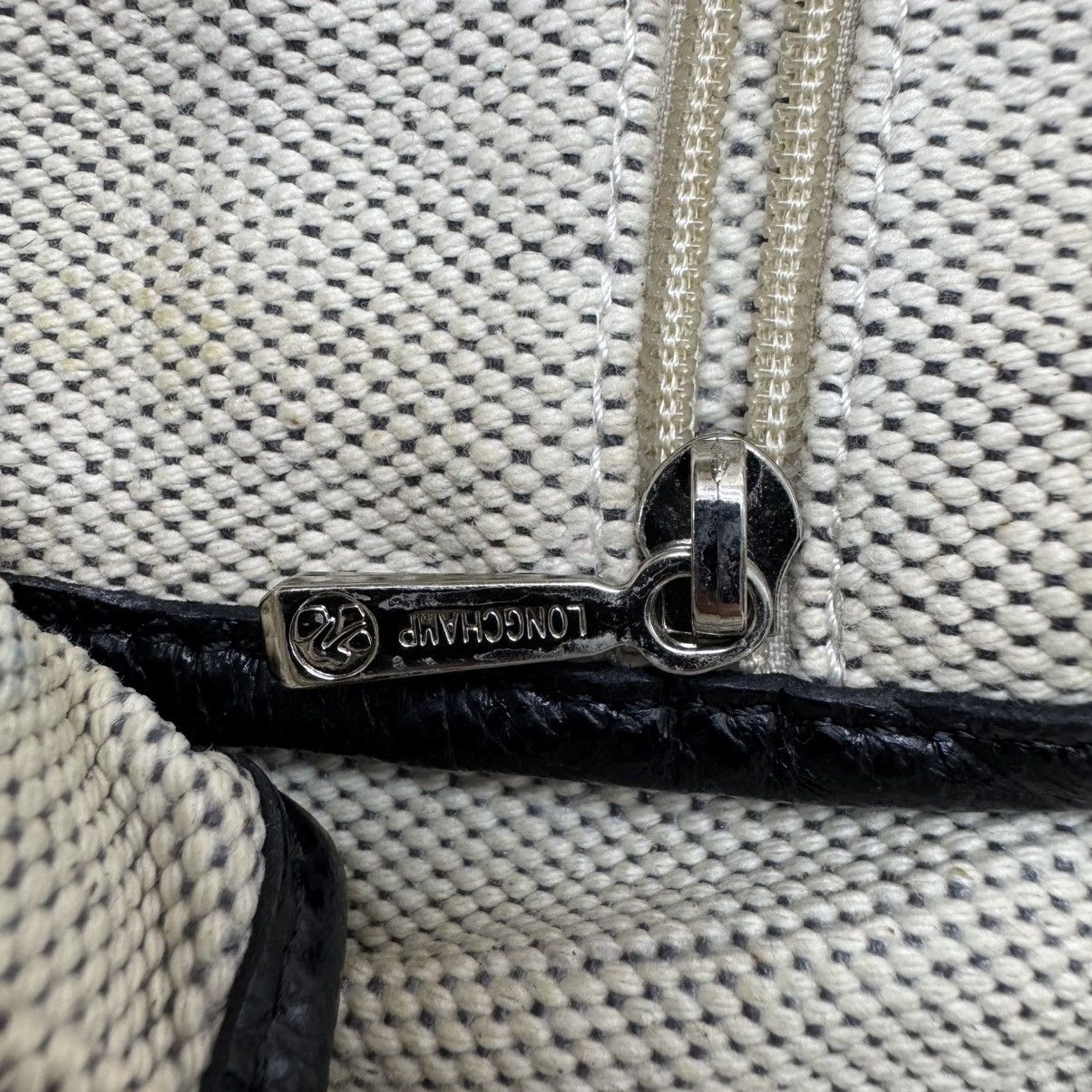 Longchamp 🌟LONGCHAMP ESSENTIAL TOILE CANVAS SHOLDER BAG Size ONE SIZE - 9 Thumbnail