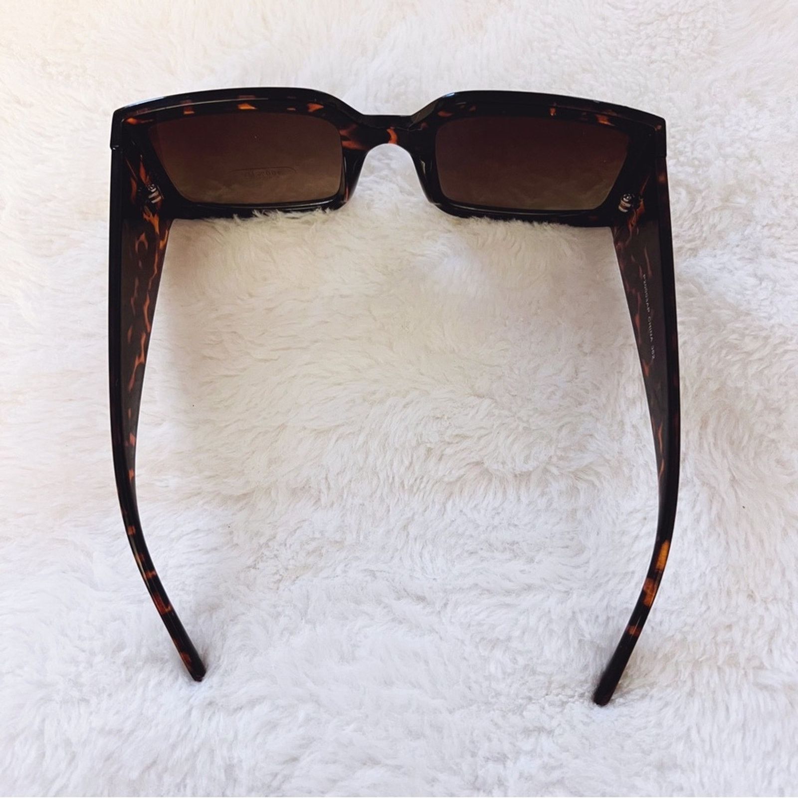 Other Fiona Brown Oversized Rectangle Thick Sunglasses Size ONE SIZE - 9 Thumbnail