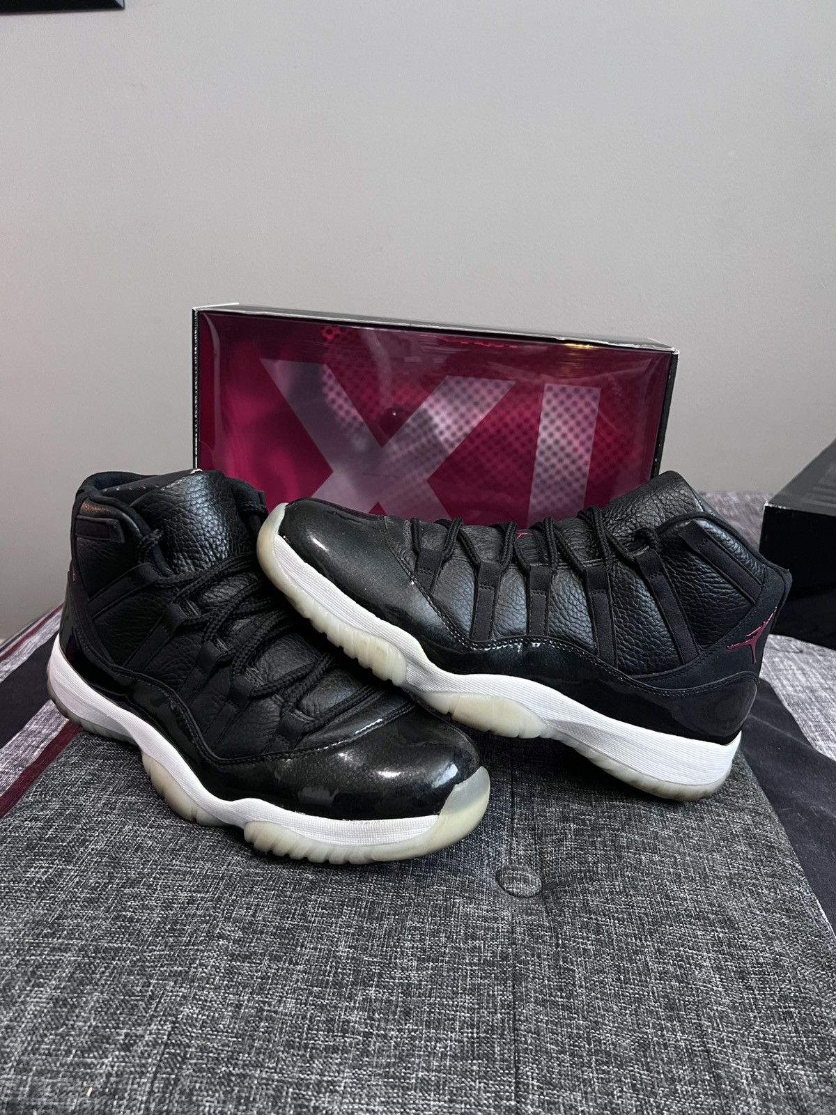 Jordan Brand Jordan 11 '72-10' Size US 11 / EU 44 - 1 Thumbnail