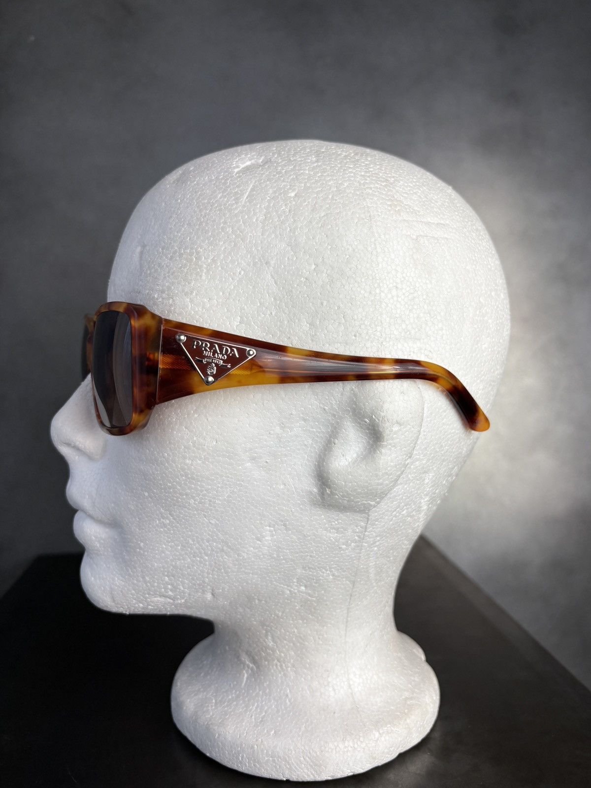 Prada Vintage Prada Sunglasses Triangle Logo SPR 16L 2009 Wayfarer Size ONE SIZE - 2 Thumbnail