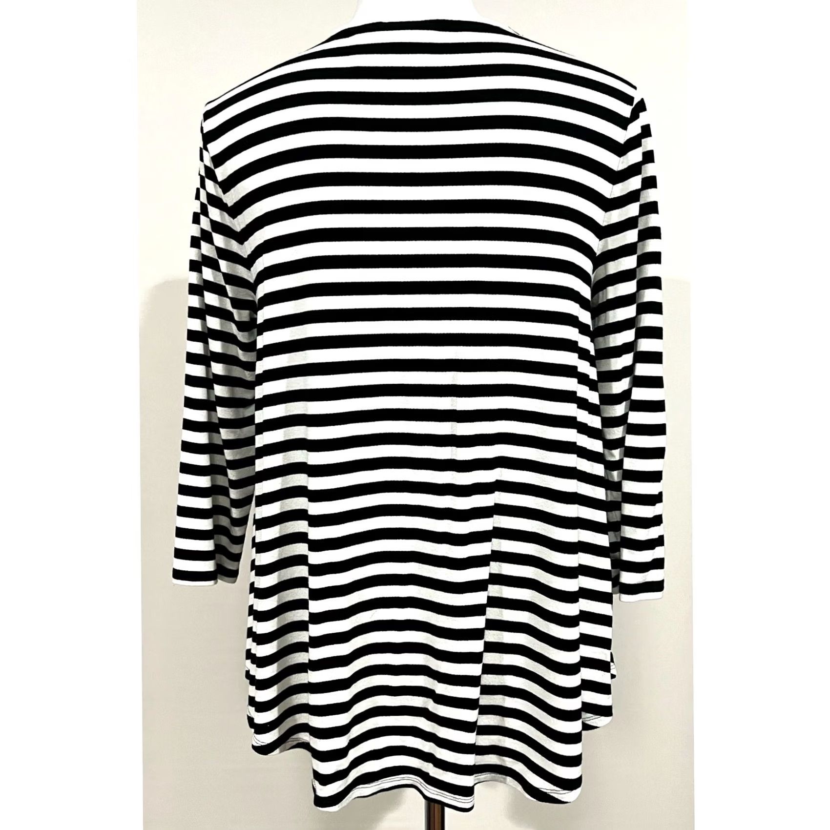 Vintage Chico's Striped Knit Top Criss Cross Neckline 3/4 Sleeve Black White Sz 1 (M-8) Womens Blouse Stretch Size M / US 6-8 / IT 42-44 - 7 Thumbnail