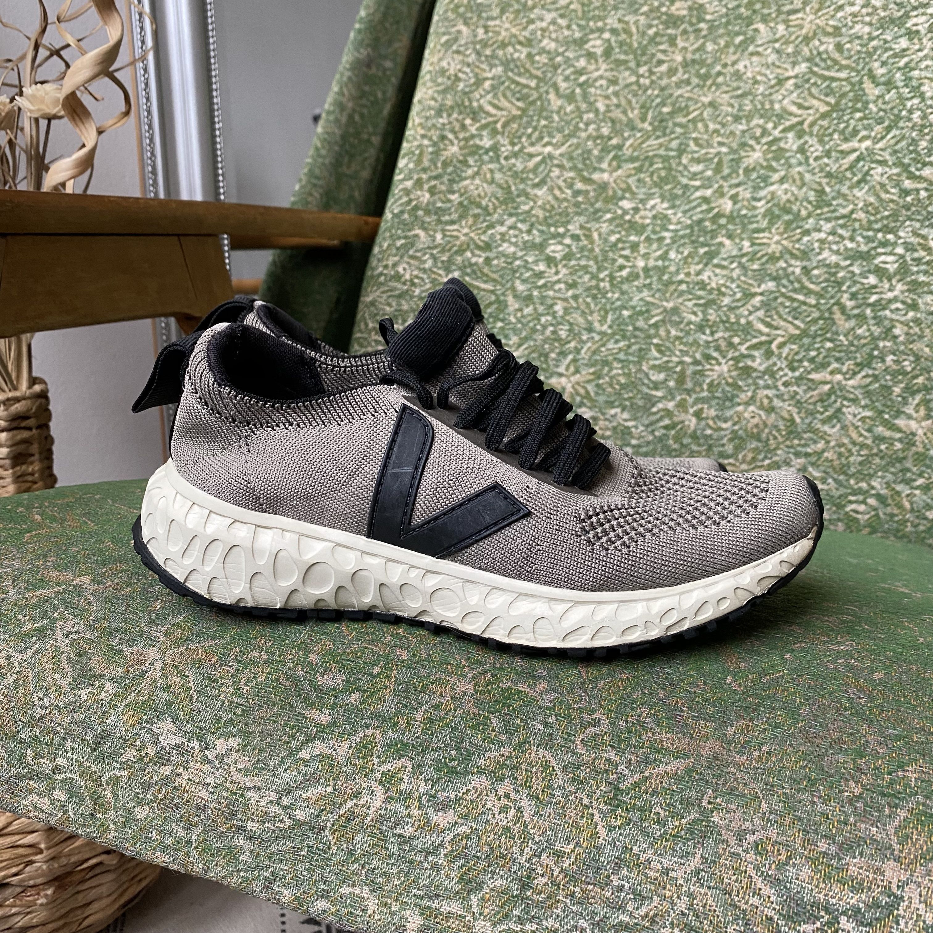 Rick Owens × Veja Rick Owens X Veja Grey Knit Running Sneakers Size US 5.5 / IT 35.5 - 2 Thumbnail