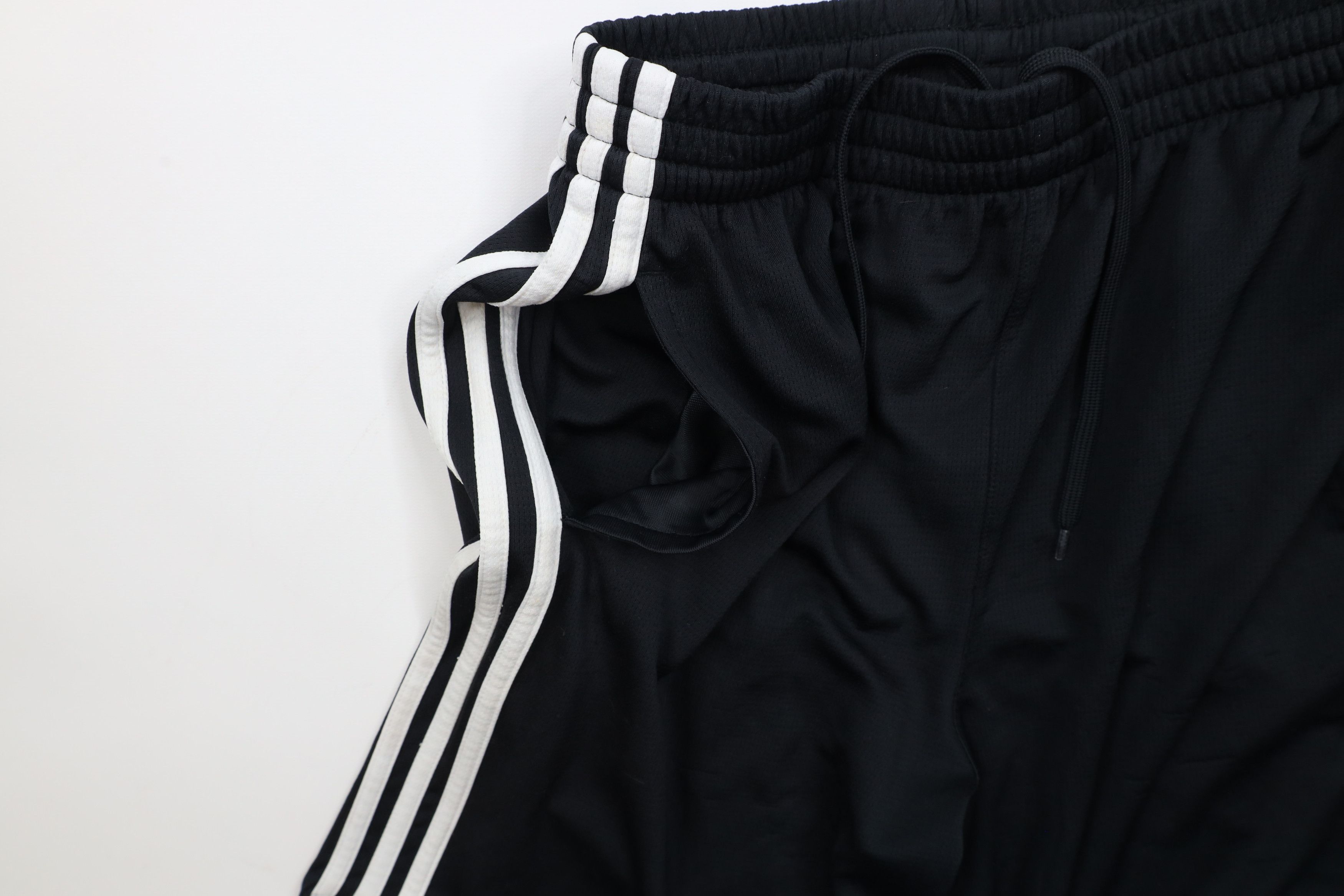 Adidas × Vintage Vintage Adidas Spell Out Running Soccer Shorts Black Size US 30 / EU 46 - 7 Thumbnail