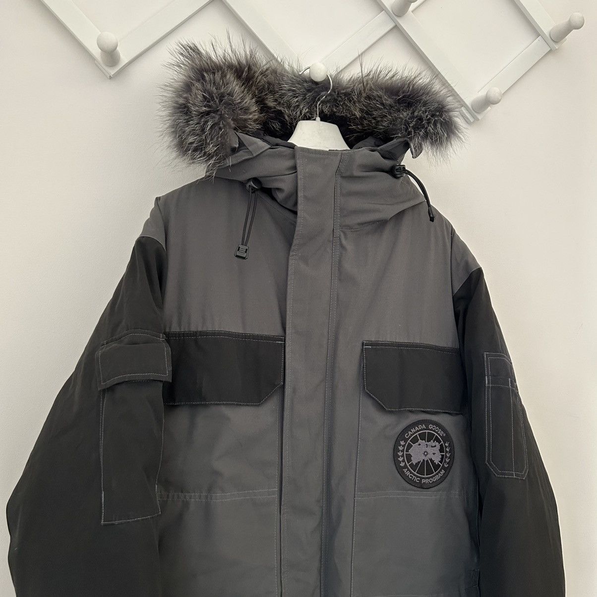 Canada Goose Canada Goose Black Label Fur Expedition Parka Grey Black Size US M / EU 48-50 / 2 - 2 Thumbnail