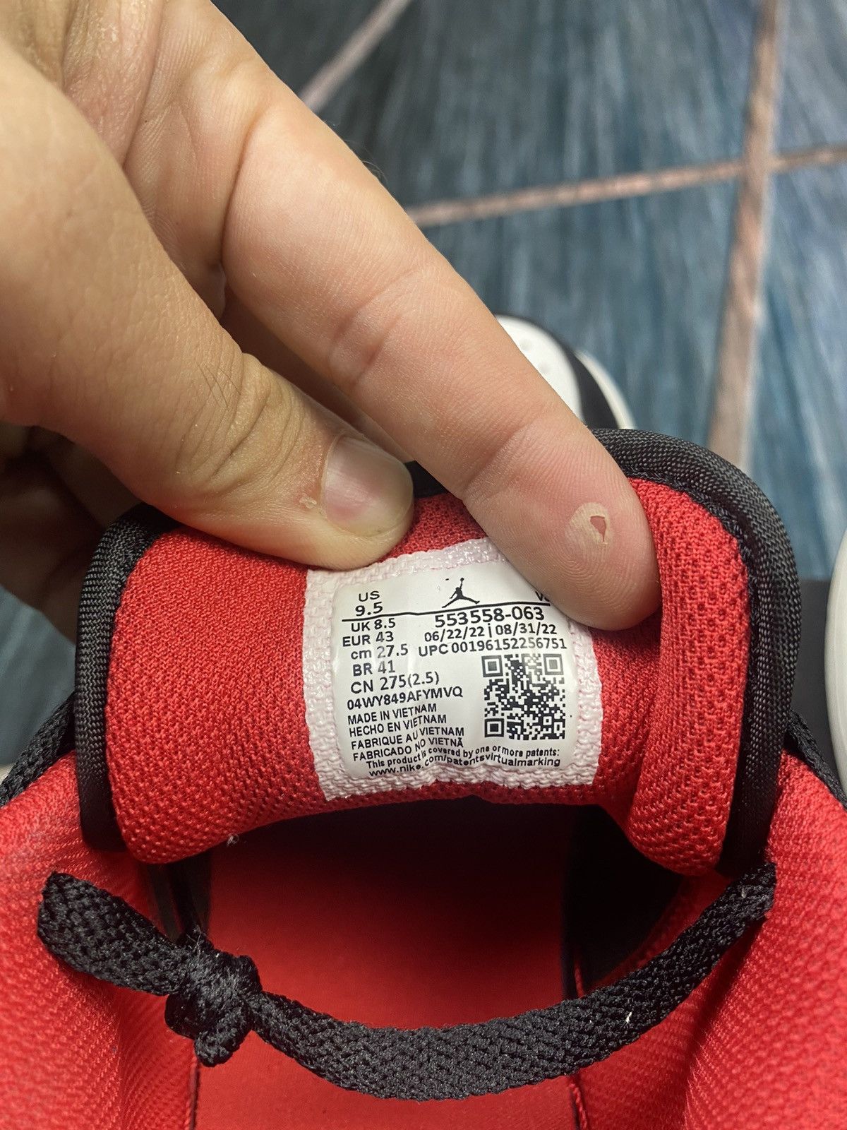 Nike AIR JORDAN 1 LOW Size US 8.5 / EU 41-42 - 4 Thumbnail