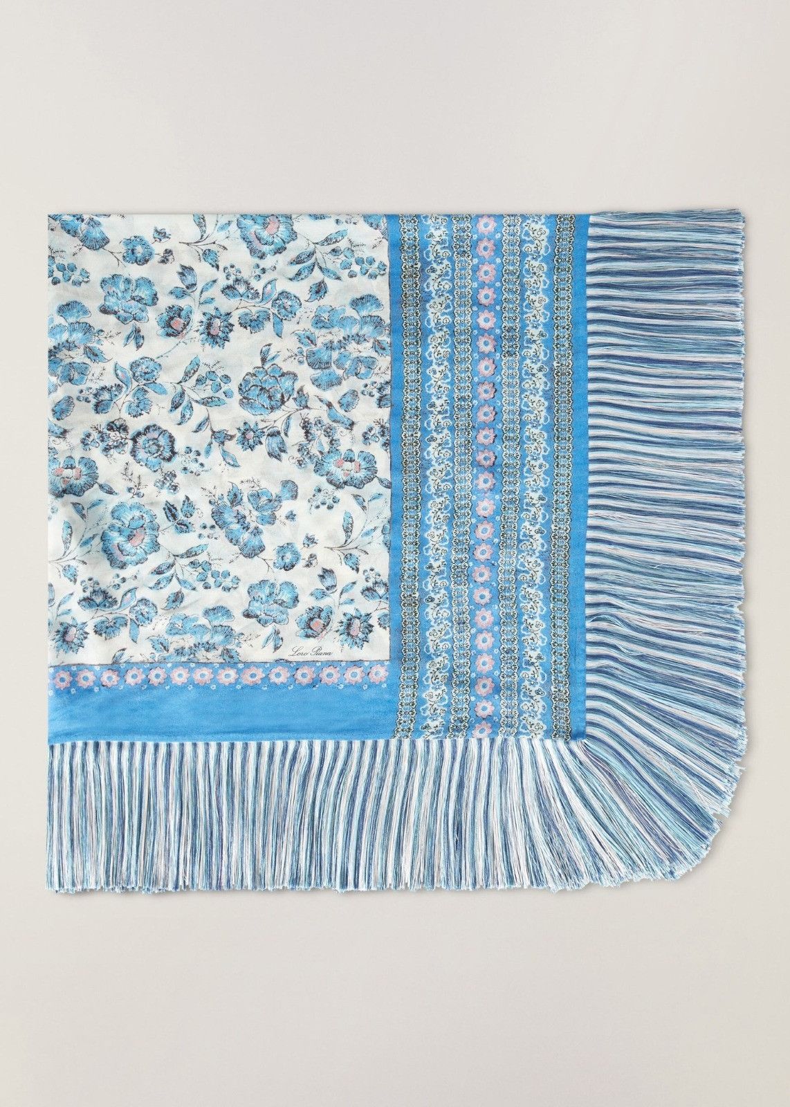 o1srvl11e0824 Size: OS / Oversized Shawl in Multicolor