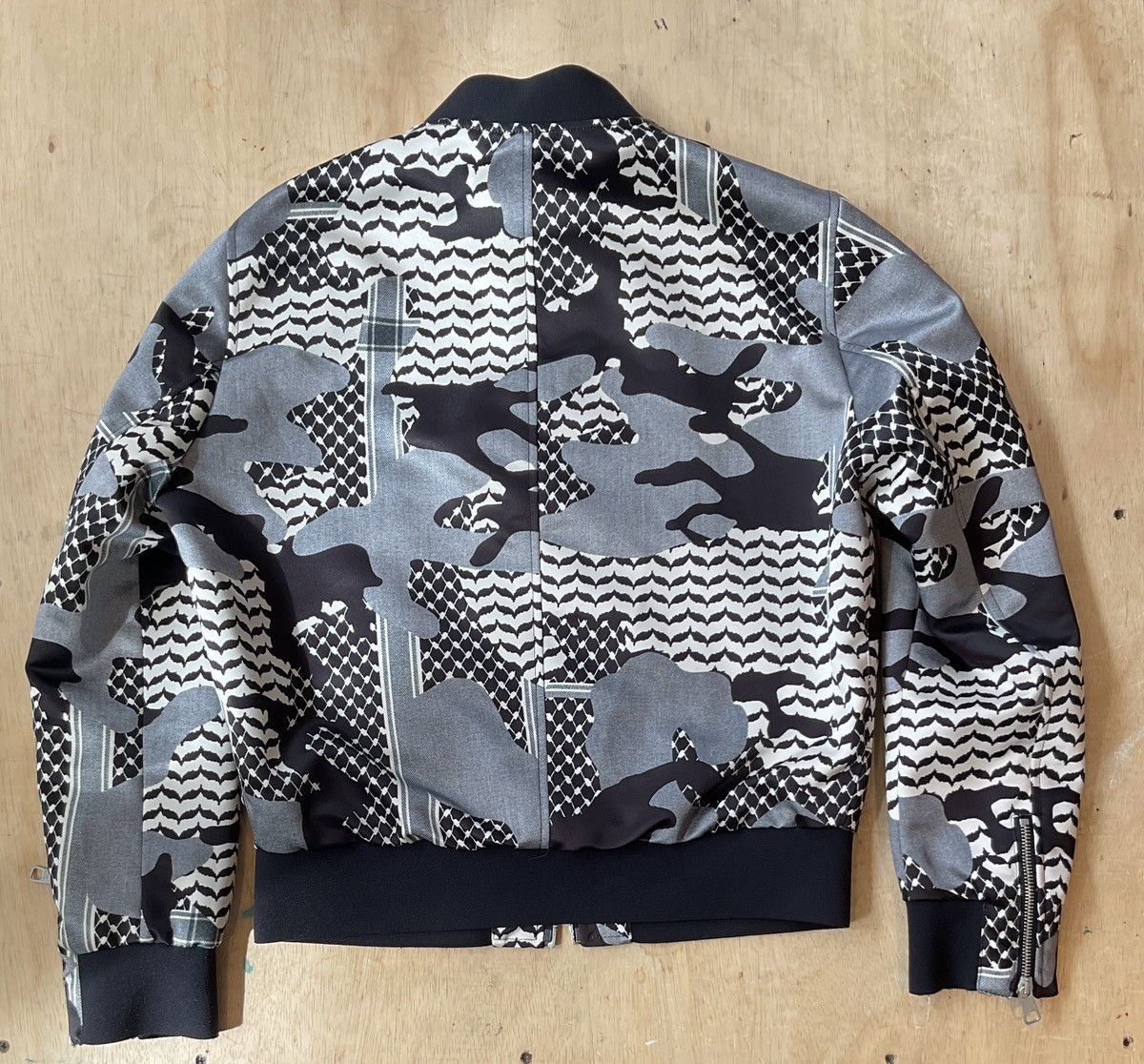 Neil Barrett Neil Barrett Multi Camo Bomber Size S Size US S / EU 44-46 / 1 - 2 Thumbnail