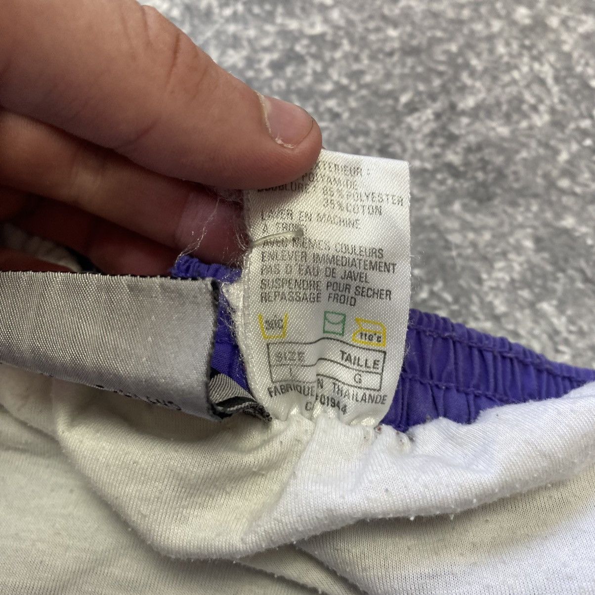 Nike × Vintage Vintage 90’s Nike Small logo Court rare nylon shorts Size US 34 / EU 50 - 13 Thumbnail