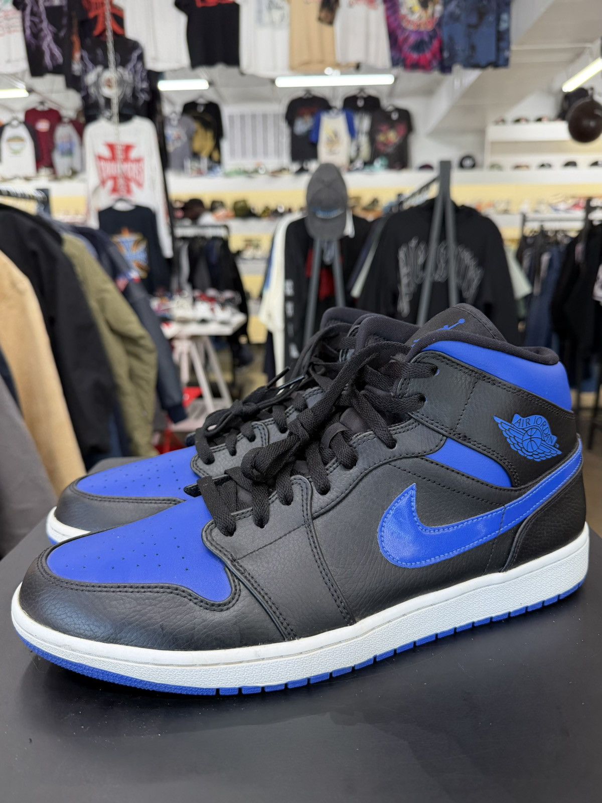 Jordan Brand Air Jordan 1 Mid Royal Size 13 (2020) Size US 13 / EU 46 - 1 Thumbnail
