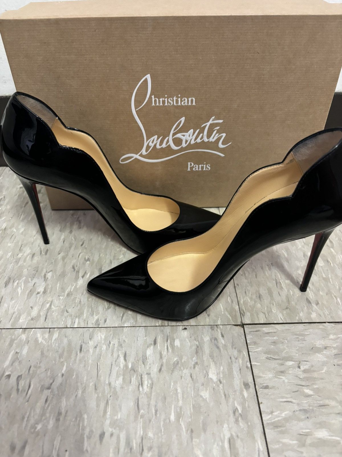 Christian Louboutin Hot Chick Patent Black Leather Red Bottoms Size US 8 / IT 38 - 3 Thumbnail